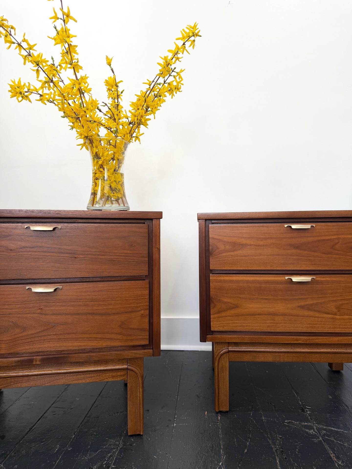 🍀These gems sold from my story the other day but Im lucky enough to have another set nightstands finished and available over on my website if you are on the hunt go check them out!