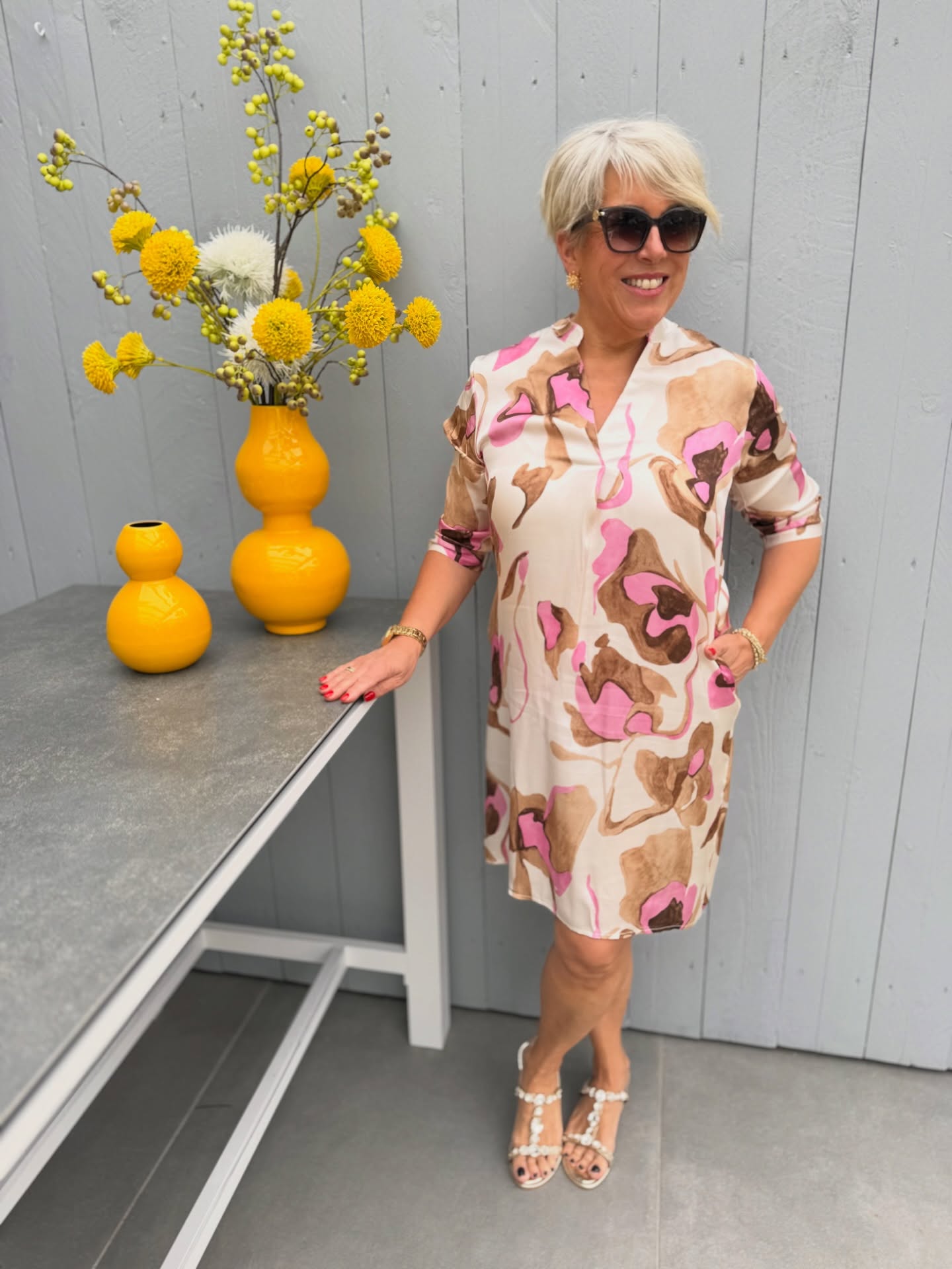 𝐅𝐫𝐮̈𝐡𝐬𝐭𝐮̈𝐜𝐤𝐬𝐤𝐥𝐞𝐢𝐝𝐞𝐫, die einfach alles können 😍☀️
Neu bei uns:
traumhafte Prints & frische Farben –
edel & trotzdem herrlich entspannt ✨
Ob Kaffee in der Sonne, Stadtbummel oder einfach Wohlfühlen –
diese Kleider machen jeden Moment ein bisschen schöner 💕
Super leicht, mega bequem & absolut unkompliziert –
genau so, wie wir es lieben 🙌
✔️ Tragbar bis Größe 42
✔️ Perfekt für Frühling & Sommer
Wir sind verliebt… du auch? 🥰
👉 Jetzt entdecken – Link in Bio 💻🛍️
⸻
Hashtags:
#fashionboxx #kleiderliebe #frühlingsmode #sommerkleid #ootd #outfitinspiration #styleinspo #modefürfrauen #alltagslook #bequemundschön #casuallook #lookoftheday #fashionstyle #instafashion #newcollection #frühlingslook #sommeroutfit #kleidertrend #womenstyle #stylelove