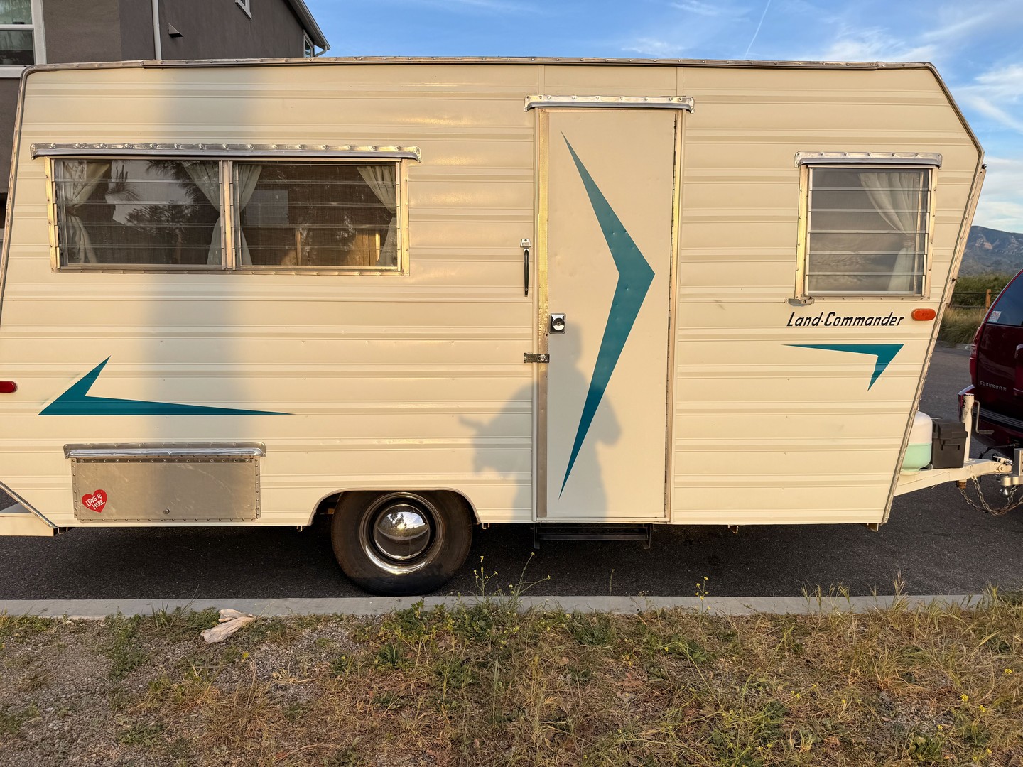 Turn that tired trailer into a head-turner — without the high price tag. 🎨✨ Our Budget-Friendly DIY Guide walks you through prepping, painting, and finishing your camper for a fresh, long-lasting look. Link in Bio #DIYProject #CamperRenovation #TrailerLife #PaintTips #Upcycle