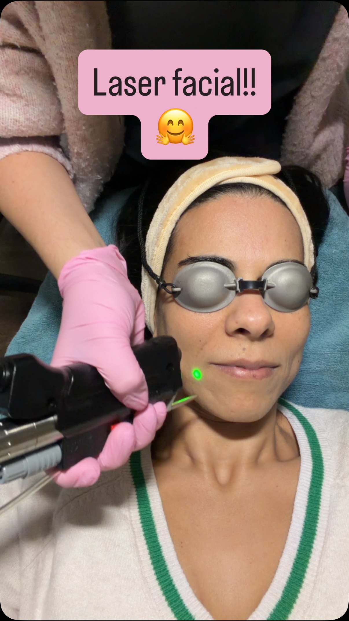 🌟 Laser facial!! 🌟
If you’re looking for something easy peasy, effective and with very little downtime, this laser facial is your answer!
It boosts your collagen and elastin, easier than ever, in order to help with fine lines/wrinkles, skin texture and tone.
If you’re not sure about it, come see us and we can help!
#RadiantMed #LaserFacial #Antiaging #Facial #LaserTreatment