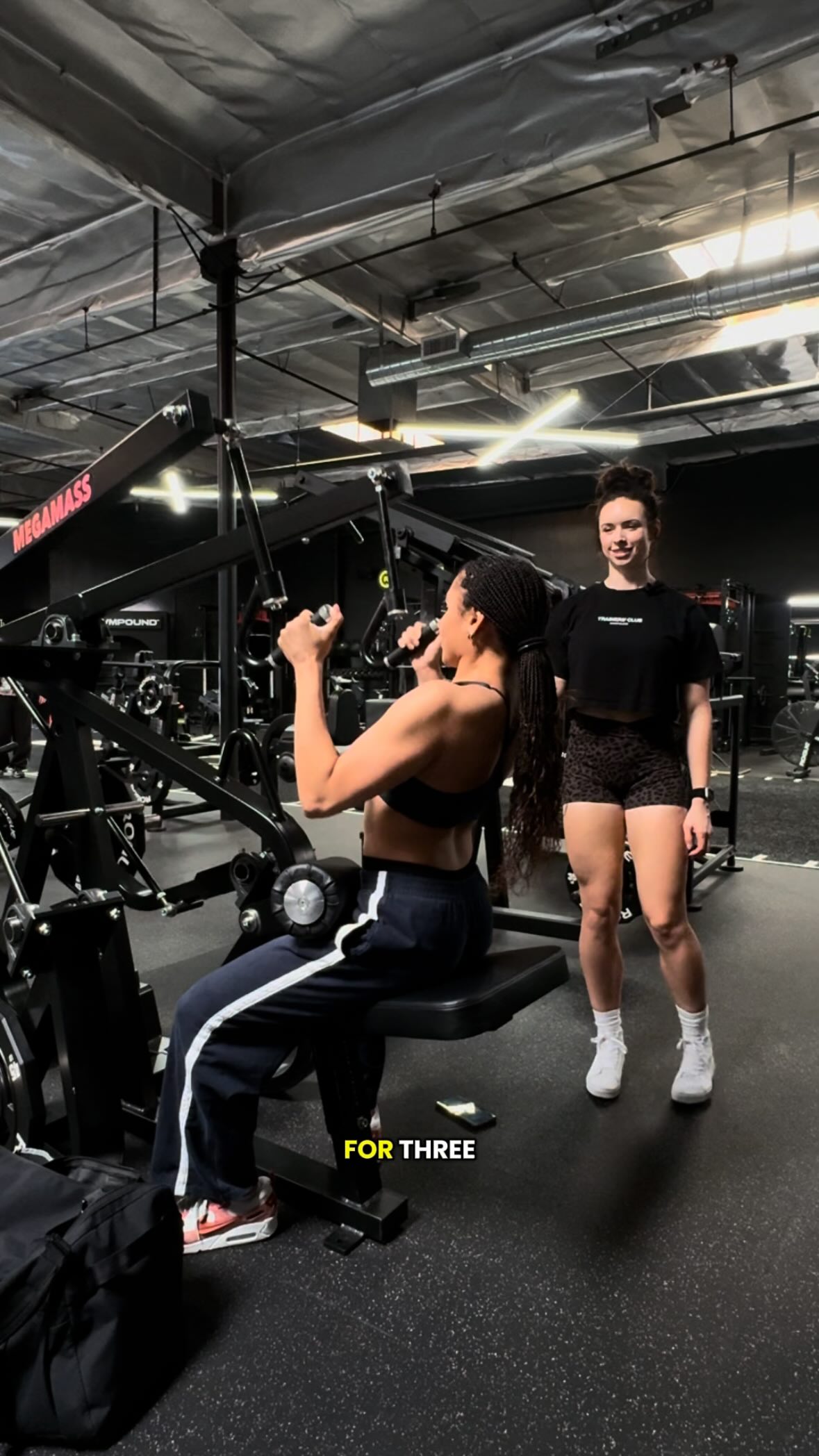 Micâd Up Workout with World Champion Acrobatic Gymnast, Willow đȘđ„âš
She came to me last summer with goals of getting stronger for the competition season sheâs in now. Sheâs throwing harder skills, getting high scores, and walking away with gold medals.
Her work ethic and determination is unmatched! I always enjoy our sessions, from our conversations, laughs and seeing her push her limits.
Good luck in Belgium!!!