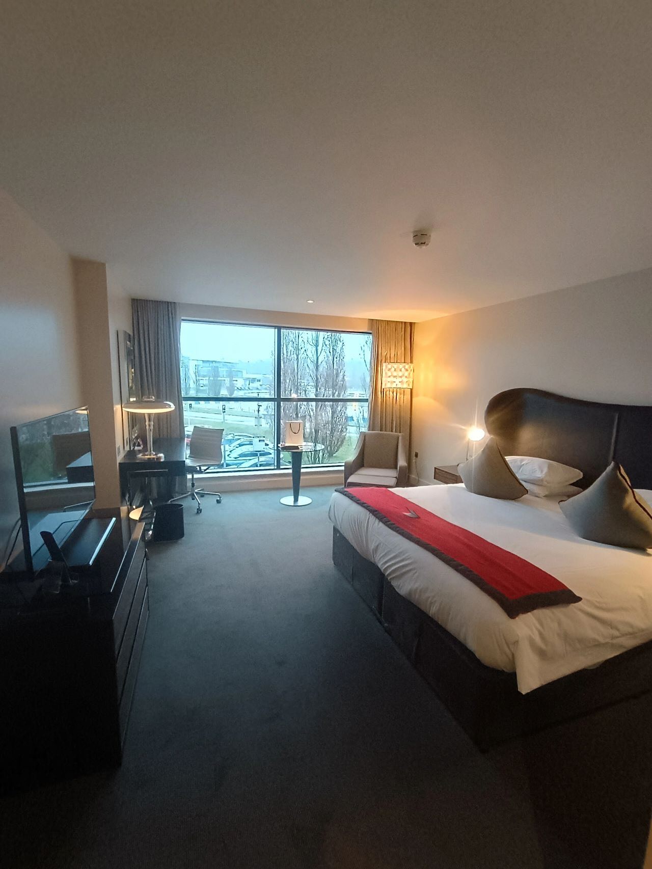 Last week, Gillian Richards had the pleasure of visiting Brooklands Hotel & Spa in Weybridge. The art deco–inspired interiors, newly refurbished spa, and excellent 1907 Restaurant make it a great choice for meetings and events.
The hotel offers meeting space for up to 220 guests, complete with a private entrance and dedicated refreshment area, making it ideal for keeping events self-contained.
Located on the historic Brooklands motor racing circuit, the hotel is just a five-minute walk from both Mercedes-Benz World and Brooklands Museum.
Mercedes-Benz World offers impressive event space for groups ranging from 7 to 1,200 guests. They also took the opportunity to try the track driving experience, feeling like Lewis Hamilton—though their instructor may have had a different perspective.
Brooklands Museum provides truly unique spaces, from drinks receptions among historic racing cars to events held under the wings of Concorde. She even had the chance to step on board the iconic aircraft, an experience they won’t forget.
Thanks to Ceri Richardson, Amy Wilkinson, Théo Lepoivre, and Becky Berrett for showcasing such a brilliant destination with a wide range of options for additional activities.