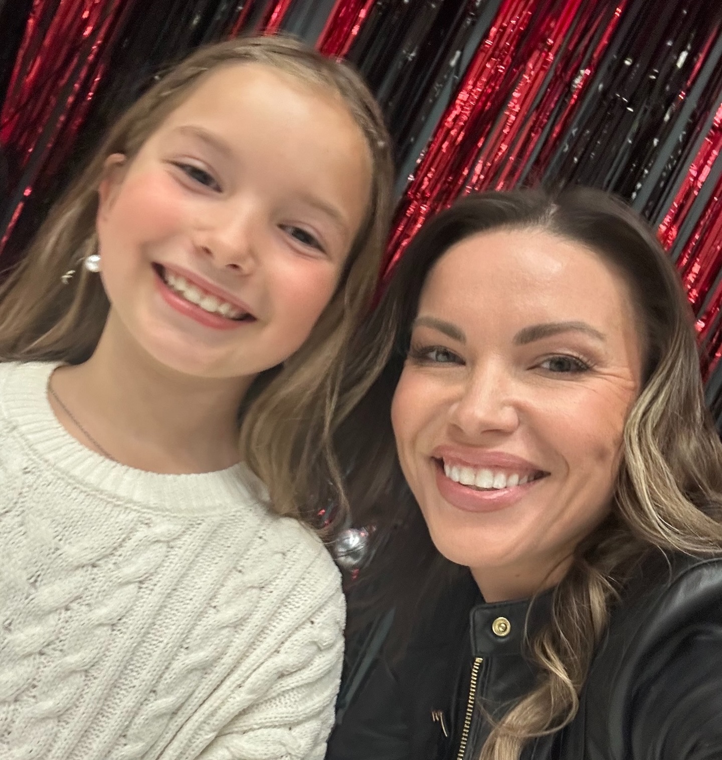 Hockey banquet for Alexa’s first hockey season 🏒❤️
So proud of this sweet girl and all the confidence, courage, and growth she showed this season.
From the first skate to this special night, she gave it her all and made memories we will never forget.
Way to go, Alexa. Your first season is one to remember. ❤️🖤
#HockeyBanquet #FirstHockeySeason #ProudMom #NiagaraRapids #GirlsHockey