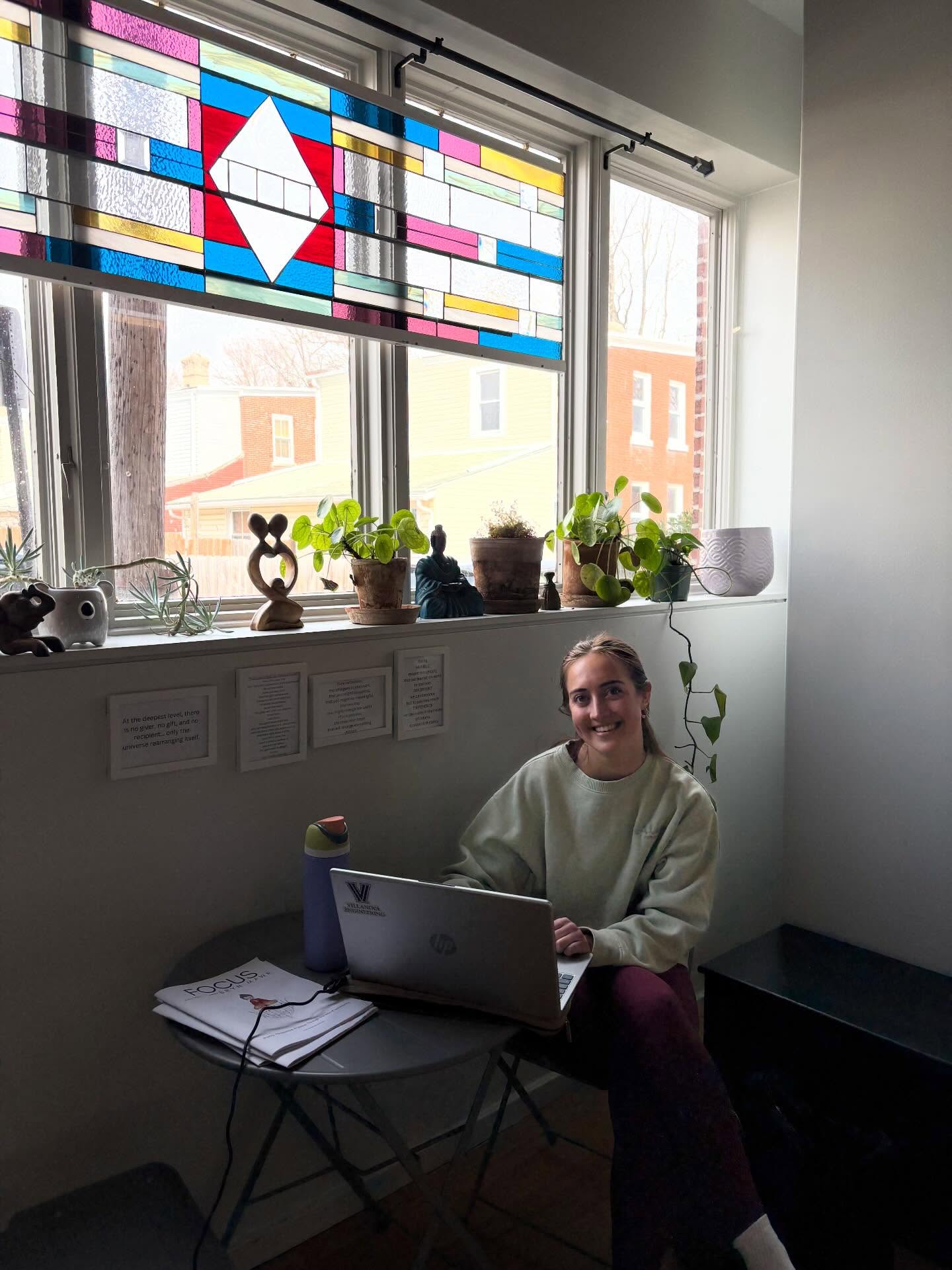 🚨EVERYONE PLZ WELCOME GINGER TO THE 3 CLASSES IN ONE DAY CLUB🔥🔥😏🤩🤩
@ginger.krug going for the hat trick today and we appreciate you so much!!!
Slide 1 is her being cozy and making the use of the space between class 1 & 2, and slide 2 is her reaction to seeing how many beautiful friends are joining her for class throughout the day! Everyone say something nice to her in the comments 🥳🥳😁😁