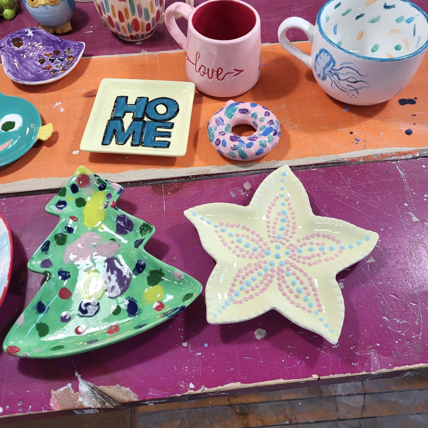 A little lunchtime inspiration to help plan your next visit ❤️
Remember to call and book a table to start your creative adventure with us 🎨
#allfireduppaintableceramics #paintyourownpottery #torontowest #torontomoms #thingstodotoronto #etobicoke #etobicokesouth #etobicokemoms #etobicokecentre #bloorwestvillage #thingstodotoronto #familyfun