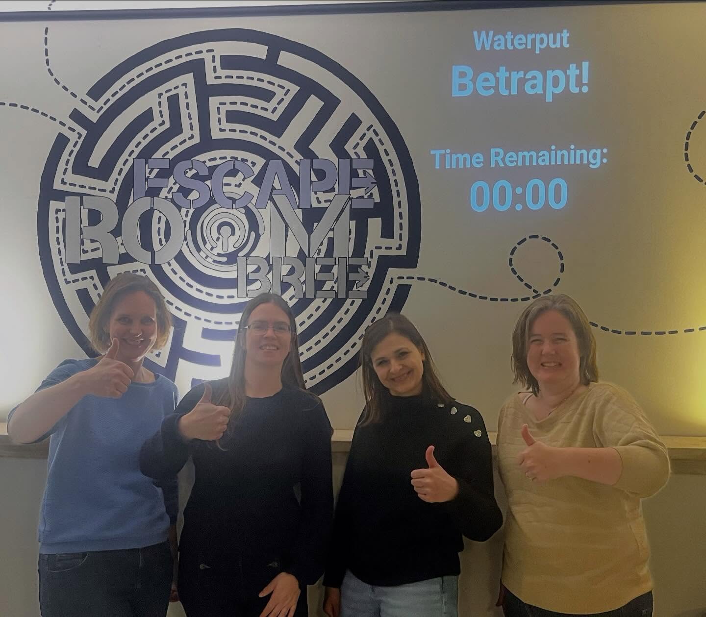 Een avontuur dat je niet snel vergeet! 🧠✨
Trommel je team op en ga samen de uitdaging aan.
👉 Boeken via www.escaperoombree.be
#Avontuur #FriendsNight #EscapeFun
