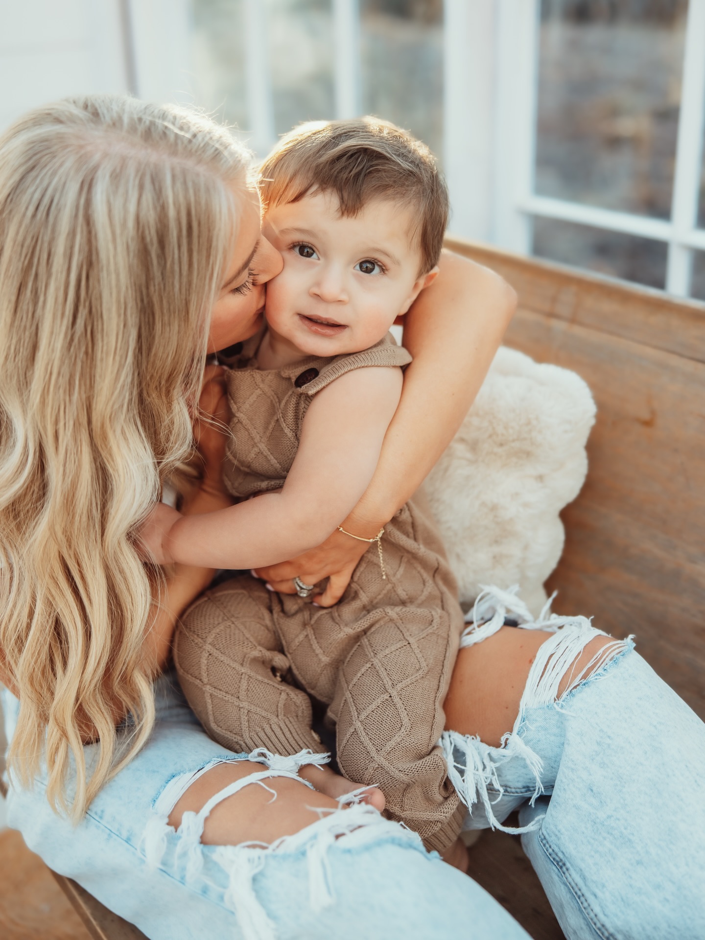Sweet little Brooks turned one last month & I can’t get over his sweet little brown eyes! This family is one of my ride or dies & I love them so much! Happy Birthday Brooks! ☀️🫶🏼