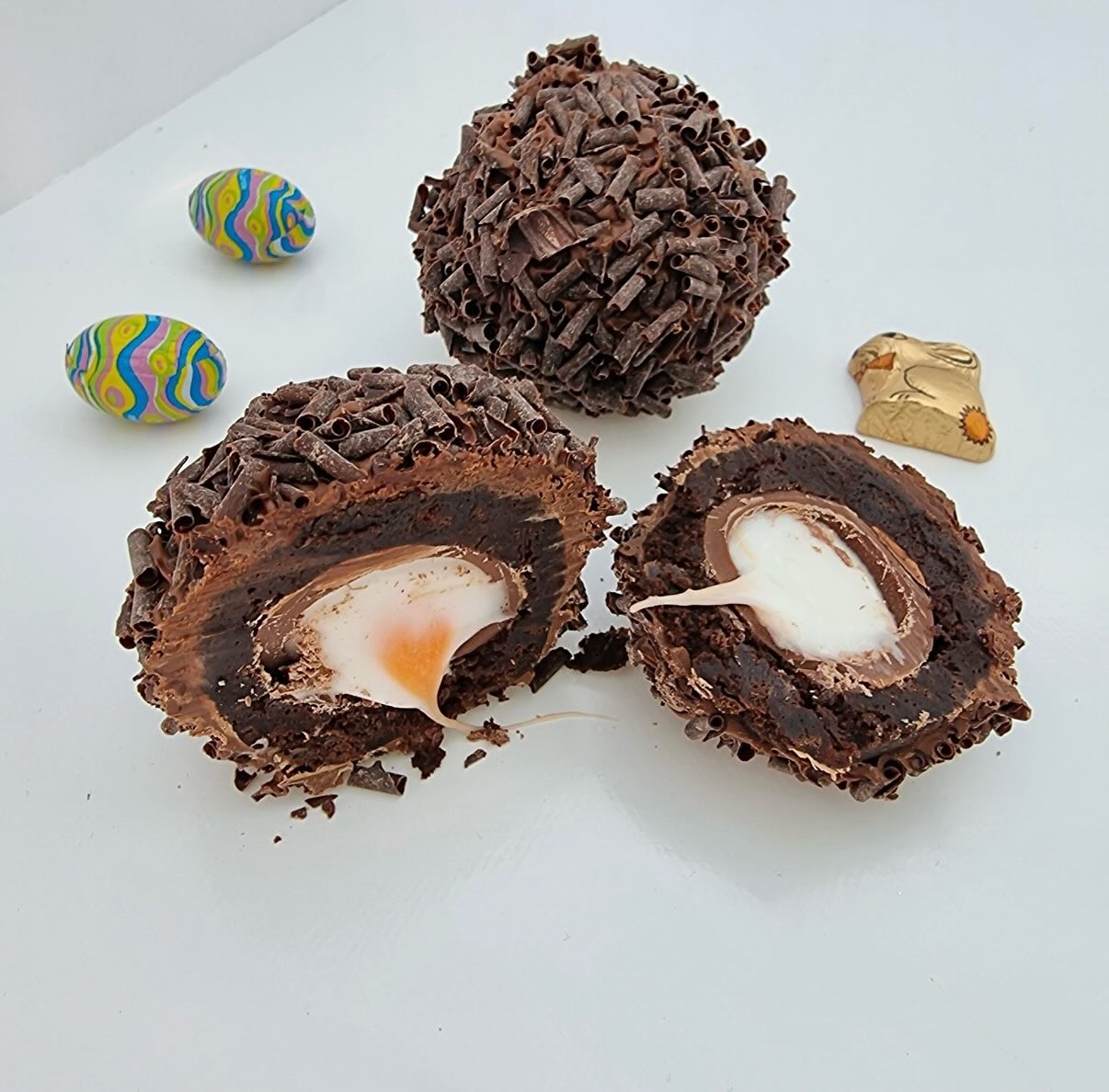 Crème Egg Scotch Eggs
🐣 boxes of 4 are £13
🐣🐣 boxes of 6 are £18
#easter #eastertreats #browniecremeegg #eastertreatbox