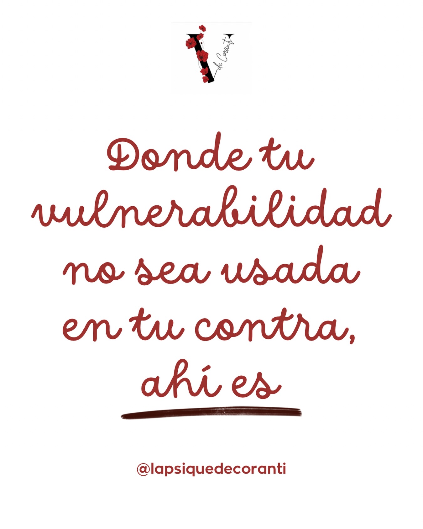 Porque hay lugares donde abrirte se convierte en un riesgo.
Donde lo que un día compartiste desde la confianza,
otro día aparece en forma de reproche, de ironía
o de argumento en mitad de una discusión.
Y entonces algo dentro de ti aprende.
Aprende a callar. A medir. A no mostrarse del todo. A endurecerse para no volver a sentirse expuesta...
Pero eso no es fortaleza, eso es supervivencia.
La verdadera seguridad no es no sentir, es poder sentir sin miedo a que eso sea utilizado contra ti.
Es poder decir “esto me duele” sin que te hagan sentir débil por ello.
Es poder mostrar tus grietas y que no se conviertan en armas. Porque el vínculo sano no es el que no tiene conflictos, sino el que no traiciona la vulnerabilidad del otro.
Así que si alguna vez dudas, no mires solo cuánto quieres a alguien, mírate a ti dentro de ese vínculo:
¿Te sientes segura siendo tú?
¿Puedes mostrarte sin protegerte todo el tiempo?
Porque donde tienes que esconderte para no ser herida, ahí no es.
Pero donde puedes ser tú, incluso en tu parte más frágil y eso se cuida...ahí sí❤️🩹