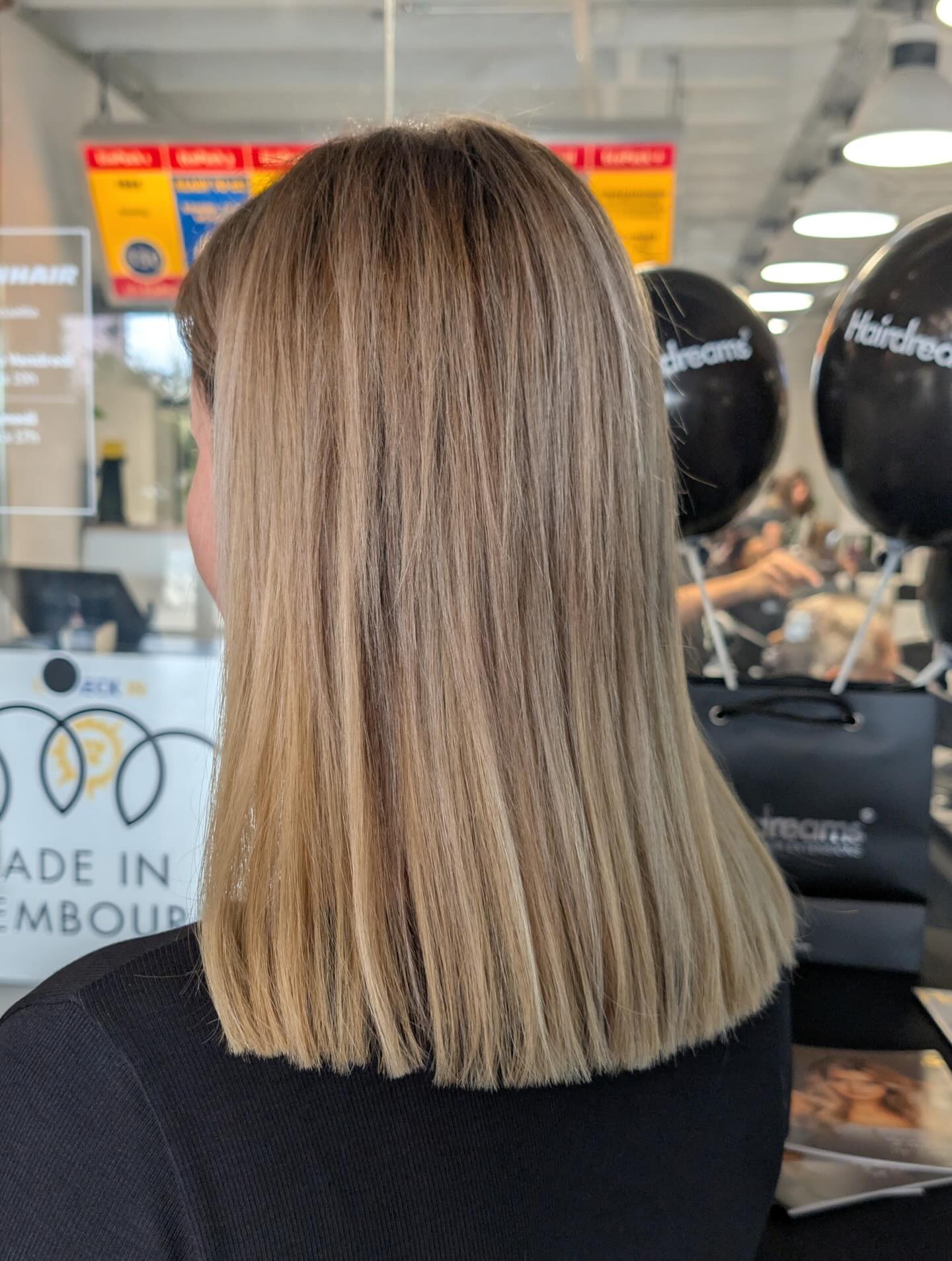 Voyez le changement que Hairdreams peut faire pour vous 💁♀️
Plus de volume, plus de longueur, un résultat naturel et élégant.
💫 Révélez votre plus belle version chez nous. Réservez votre rendez-vous📲
#luxembourg #coiffure #hairdreams