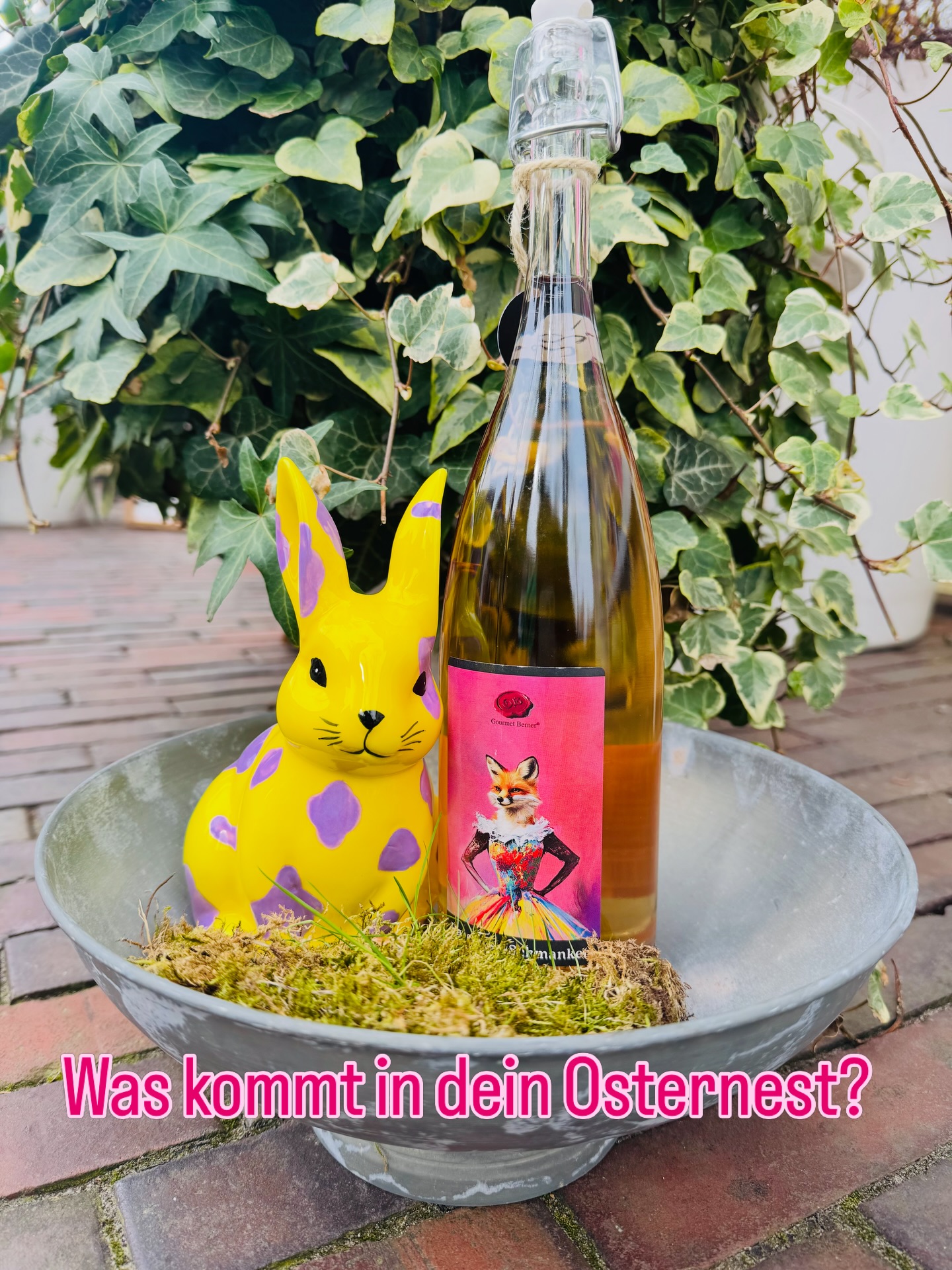 Ostern hat uns alle verändert. Auch den Fuchs. 🦊
Normalerweise jagt er den Hasen – aber dieses Jahr stehen die beiden einträchtig im Osternest zusammen. Der Fuchs im Ballkleid, der Hase im Blazer mit Wilder Marille. Dazu noch die cremig-frische Franzi als Zitronenrollé-Likör. Wir nennen das: Ostern für Erwachsene. 🥂
Komm vorbei und schnapp dir dein Lieblingsstück – bevor der Fuchs es tut. 😄
(Nur für Erwachsene ab 18 Jahren. Bitte trinkt verantwortungsvoll.)
📍 Pauline Worpswede – Bergstraße 26, 27726 Worpswede
🕐 Mo–So, 11–18 Uhr
#PaulineWorpswede #Osternest #Ostergeschenke #Worpswede #Geschenkideen
