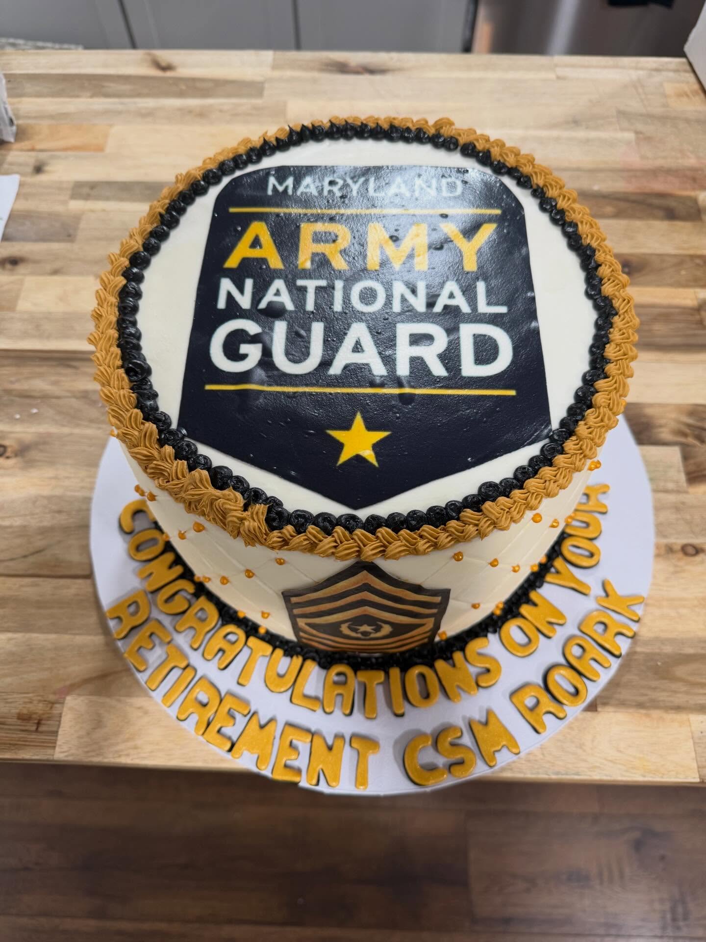 Vanilla & raspberry filling retirement, cake❤️