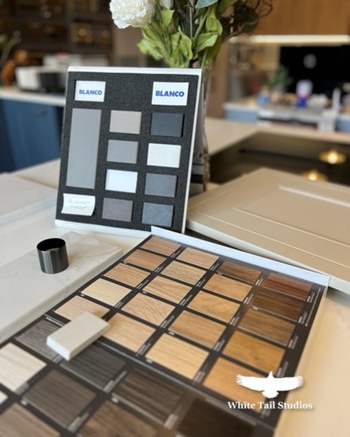 Why settle for standard when you can have bespoke for the same price! We manufacture our cabinets any colour and size for the same prices as a standard white unit 🤩