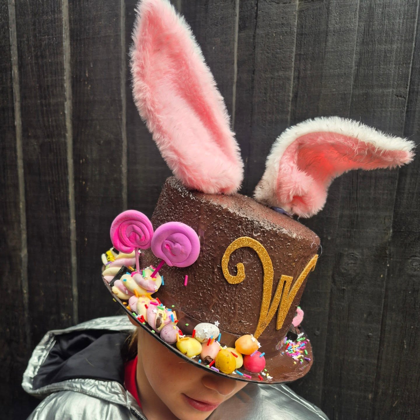 We absolutely loved working on this project with Maya this week 🐰🍭✨
Her brief was full of sweets, bunnies and a little Wonka magic — and yes… it’s all edible 😍
Happy Easter from our Gang!
#KidsPartyInspo #CreativeKidsLondon #EdibleArt #PartyStyling #LondonMums