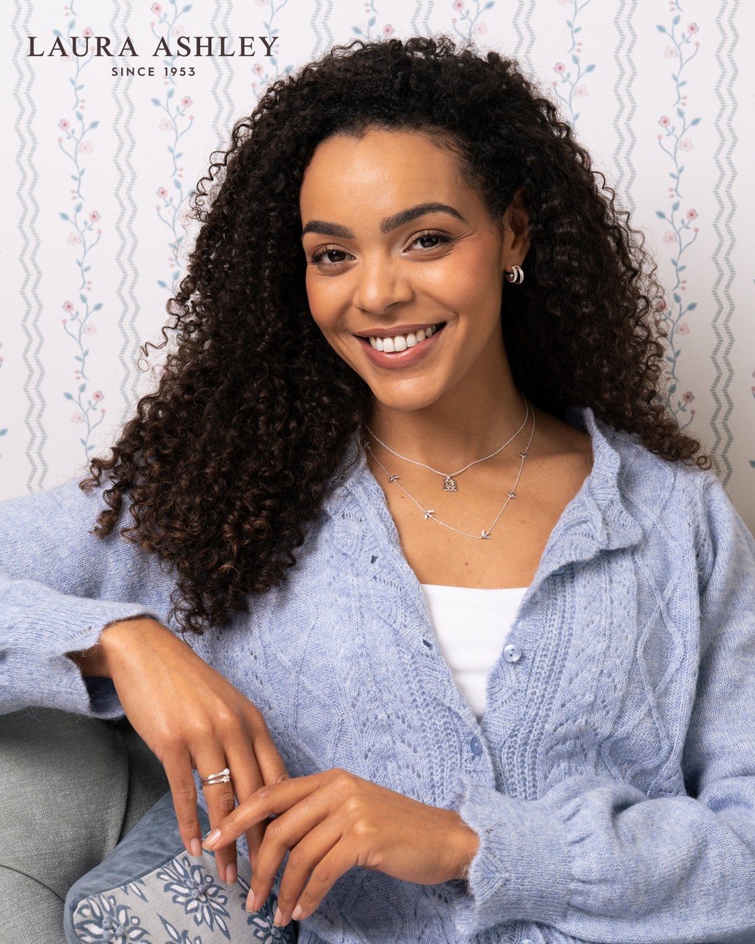 Introducing Daydream by Laura Ashley 🌷
Soft meadow hues and sun-washed pastels are reimagined in glowing gold and faceted gemstones. Vintage references are reshaped into sculptural metal, as iconic Laura Ashley prints are transformed into delicate, symbolic designs that feel both nostalgic and entirely new.
#prhjewellery #lauraashley #recycledsilver #lauraashleystyle