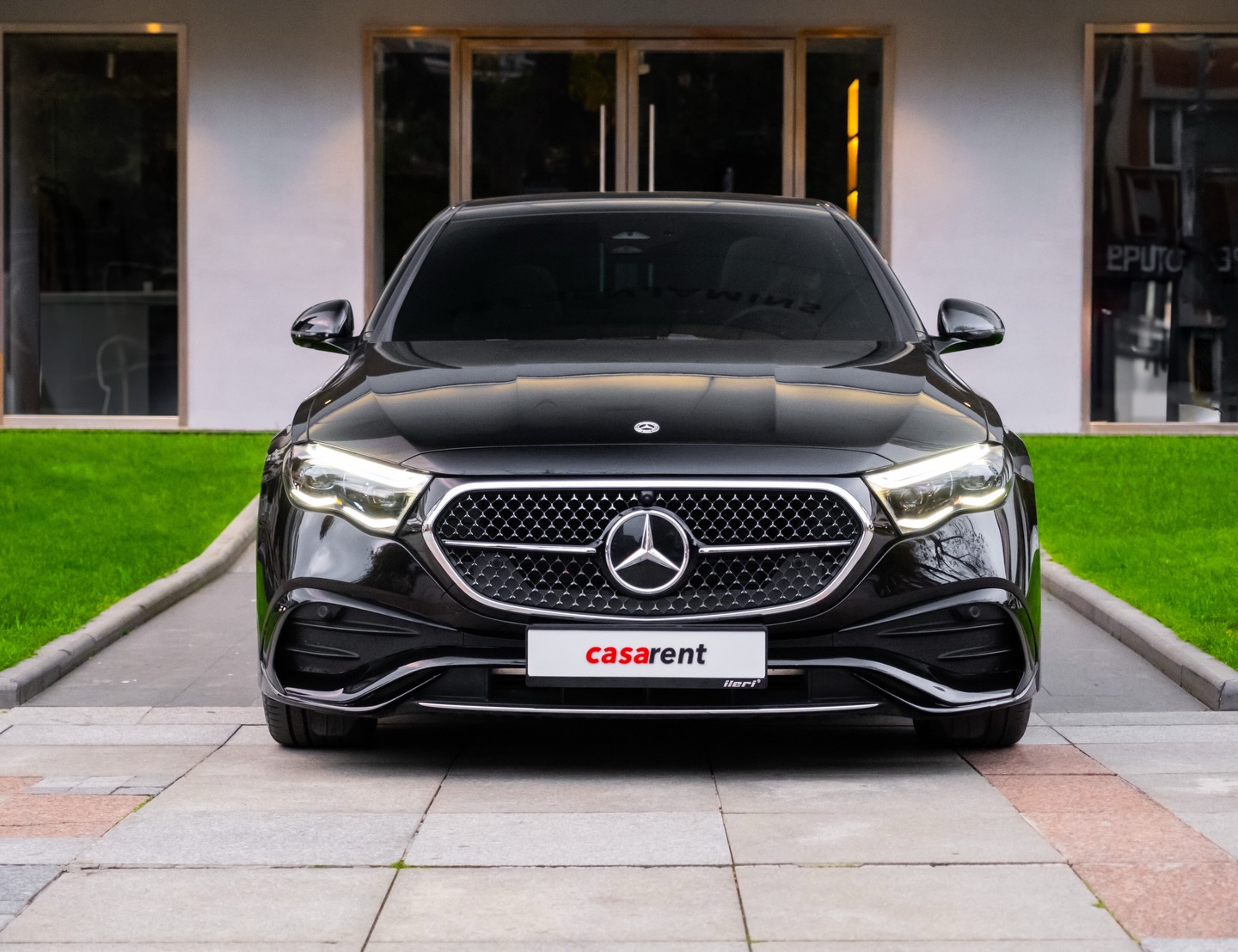 Sahip Olmanın Kolay Yolu.
#casarent #mercedeseclass #luxurycarrental