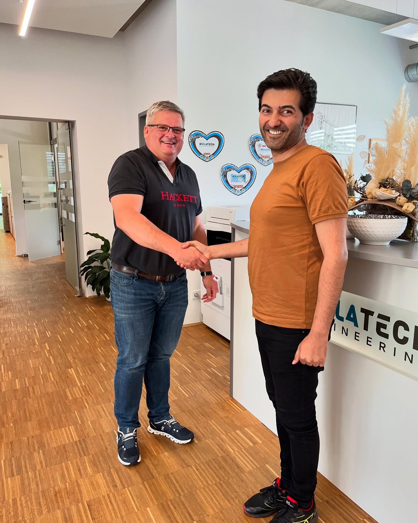 Herzlichen Glückwunsch, @raminpirasteh6 zum erfolgreichen #Masterabschluss! 🥳🤩
Mit großer Freude und Stolz gratulieren wir unserem Kollegen Hossain zu seinem erfolgreich abgeschlossenen Masterstudium. Hossain hat den Fachhochschul-Master-Studiengang Maschinenbau an der Fachhochschule Technikum Wien absolviert. Vor kurzem hat er die Master-Prüfung ordnungsgemäß abgeschlossen 🍾
Seine neu erworbenen Kenntnisse und Fähigkeiten werden nicht nur ihn, sondern auch unser Team bereichern.
Hossain ist nun seit Jänner 2024 Teil unseres Teams.
Wir sind dankbar, Hossain in unserem Team zu haben und freuen uns auf die vielen weiteren gemeinsamen Erfolge, die wir zusammen erreichen werden. Herzlichen Glückwunsch nochmals und weiterhin viel Erfolg auf deinem beruflichen Weg! 🎉