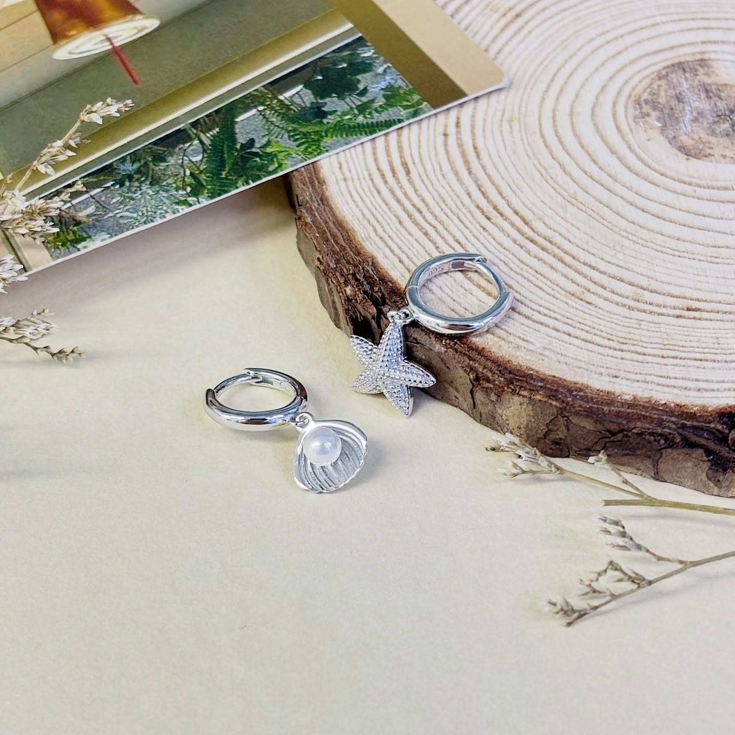 925 silver shell & starfish earrings with pearl detail 🐚⭐
✅ Nickel free.
✅ Wholesale.
✅ Ready to ship.
📩 Order now or inquire for more details :
📱 WhatsApp : +66 63-416-6537
💬 Or click link in Bio
#summerjewelry #shelljewelry #starfishearrings #silver925