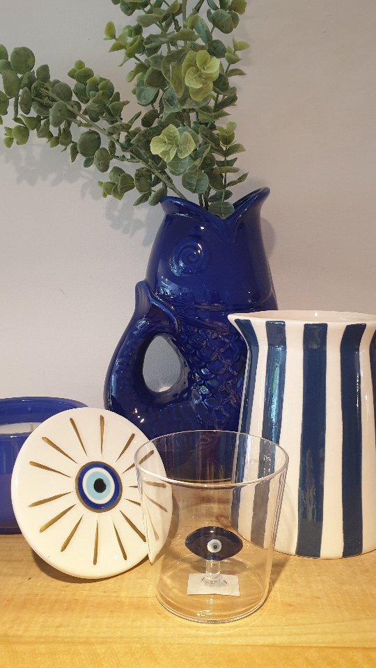 💙 Le bleu dans tous ses états : craquez pour nos nouveautés !
🐟 Un vase/ pichet poisson plein de caractère
💙 Un pichet à rayures ultra stylé
🍹Un verre avec un détail qui ne passe pas inaperçu
🕯 Une bougie dans des teintes bleues irrésistibles
De quoi faire des vagues dans votre déco 💙💫
#ideecadeaux #accessoirestendance #conceptstore #muzillac #vannes