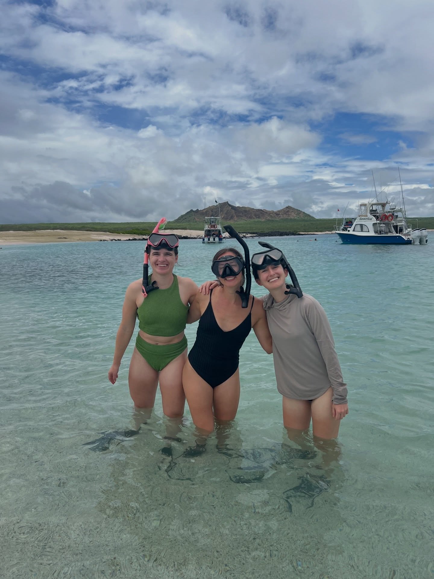 Run fast eat slow. Galapagos Woman’s Retreat with @elysekopecky
Day 5 .Today was all about the ocean and the beach. A day of deep connection with the marine world.
Galápagos is one world above the water, and a completely different one below. It reminds you how essential it is to love, respect, and protect marine life.