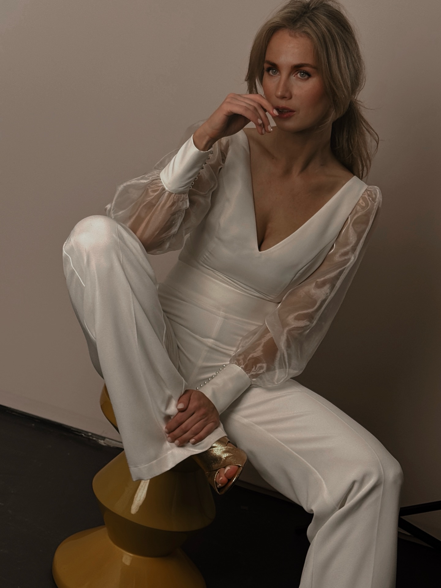 Berlin has called with @alla.schaefer & @marcus.drobny
Mix & Match Collection: @ohlovelyjuliebridal
#brautkleider #zweiteiler #mixandmatch #thankful 🤍