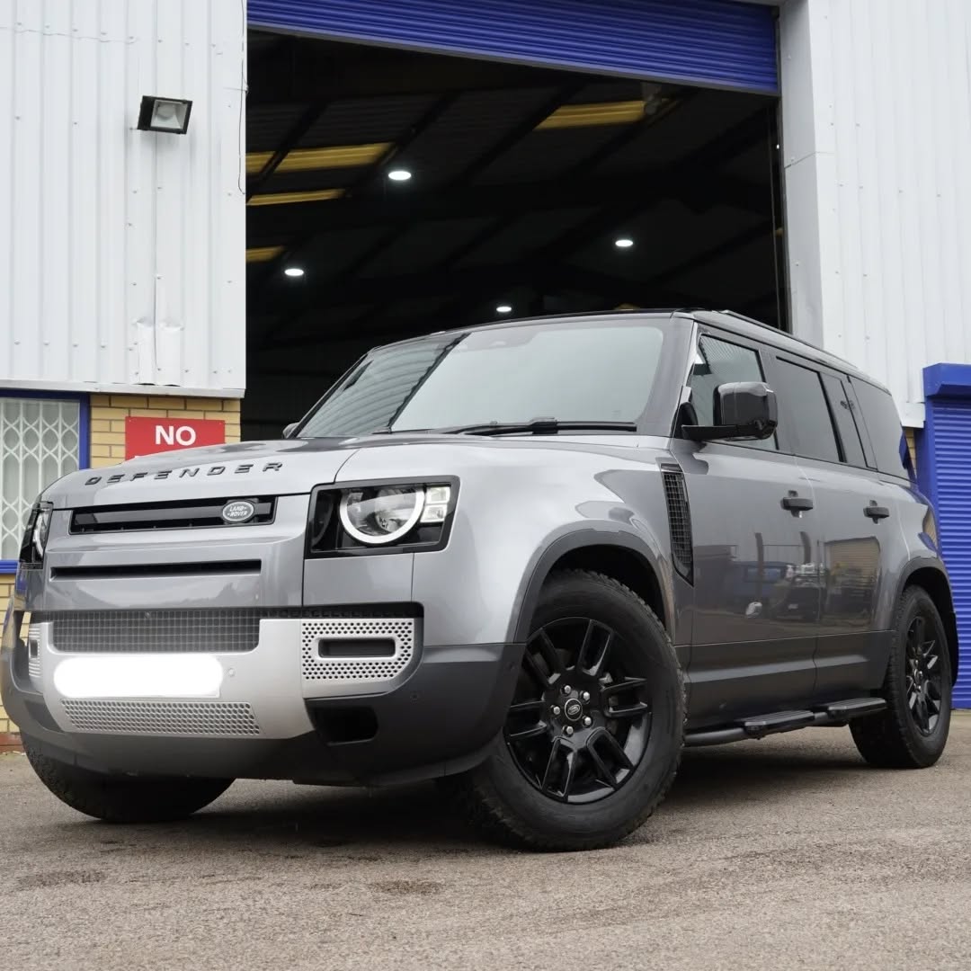 Base model Defender 110 Hard Top in for a nice few upgrades this week.
This vehicle was acquired by our customer for a great price, and had the standard steel wheels chopped out for some nice genuine 18" with all terrain tyres.
We've taken it a few steps further and replaced the frankly annoying 'walk through' centre console for a full high level arm rest with cubby, mud flaps, side steps and of course our full rear seat conversion.
This vehicle is now running ready for some serious work, and is going to look pretty stunning doing it 👌.
#landrover #defender #defender110 #defendercommercial ##commercialvehicle