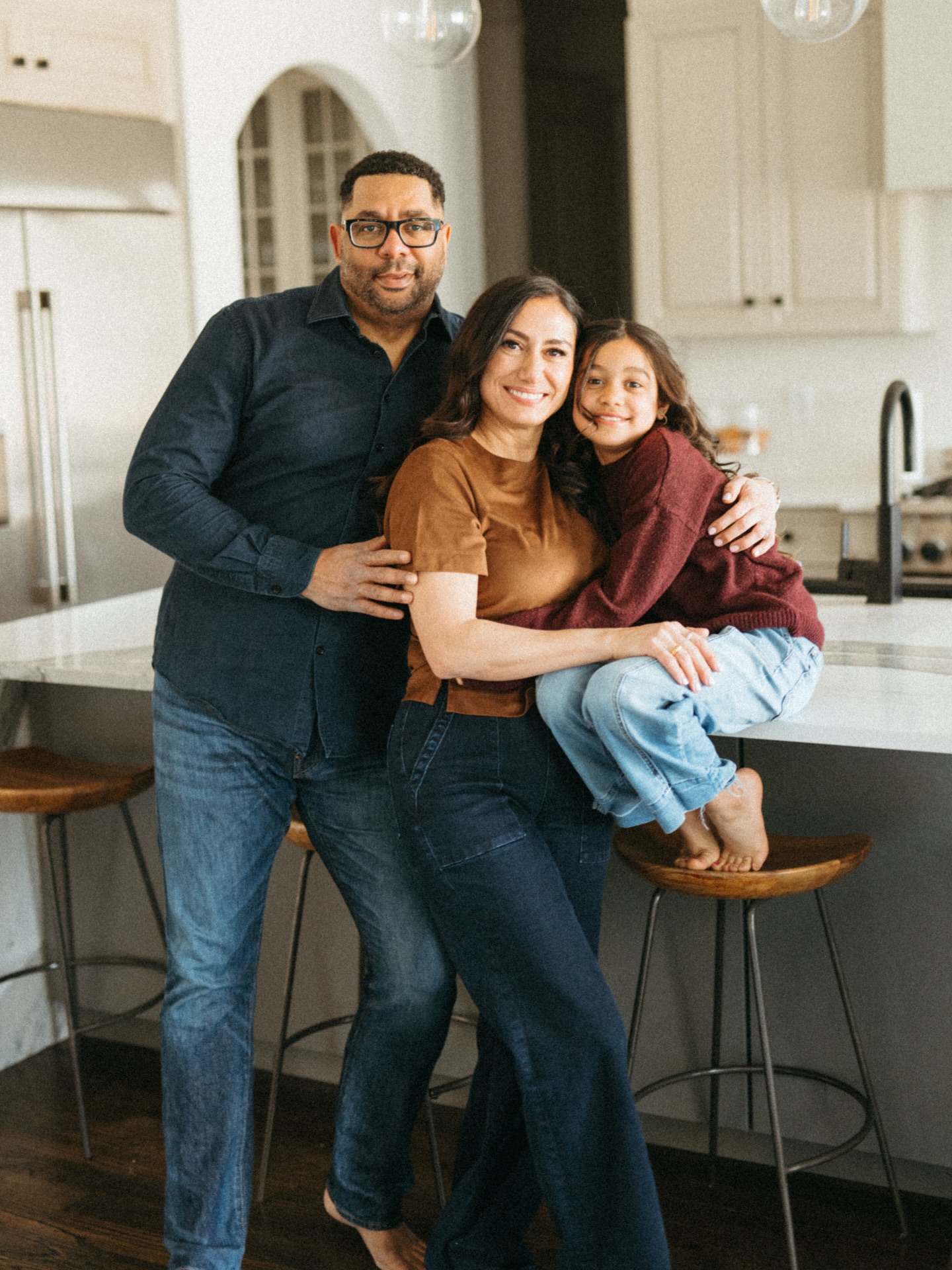 Your home. Your people. Your real life. 🤍
No pressure, no posing—just genuine moments, snuggles, laughter, and everything in between.
That’s the magic of at-home sessions.