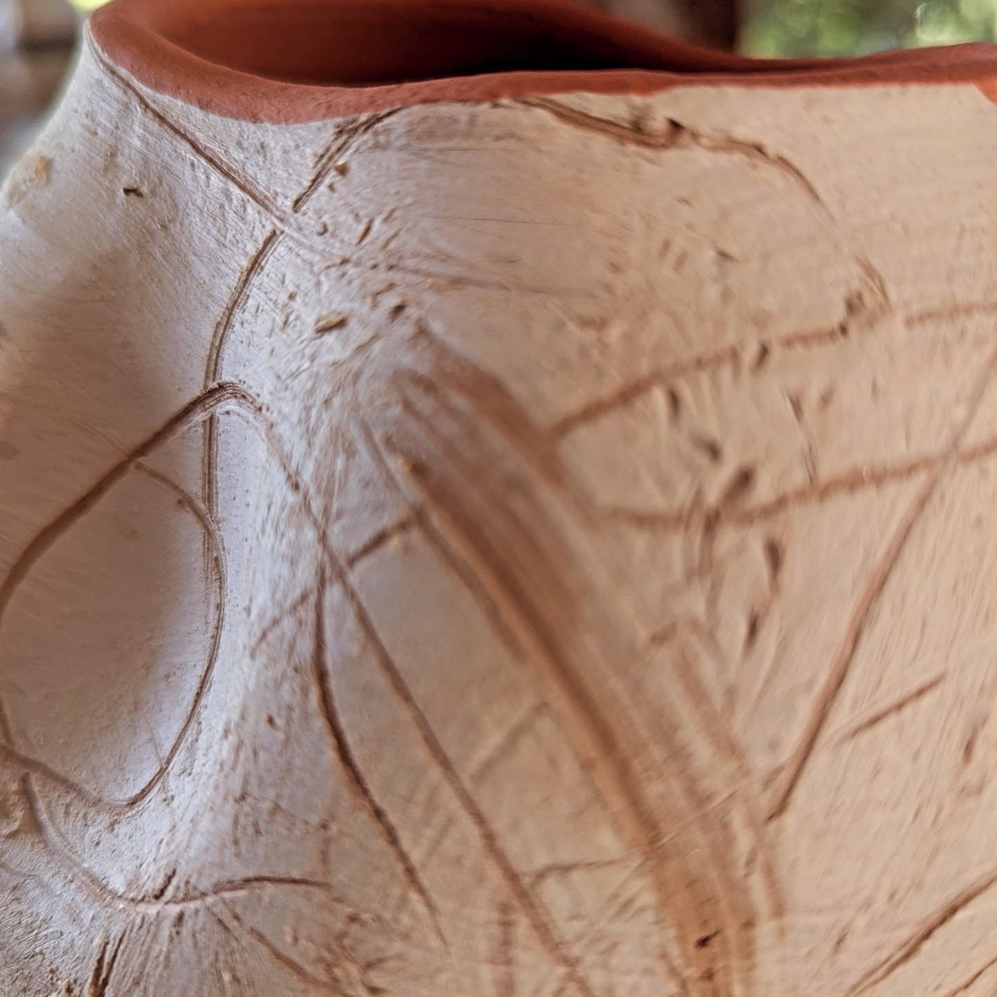 Daily practice in the studioā¦
each pot an experiment.
Developing a variety of forms,
layering slips, wiping back,
building up surfaces with glaze and seeing what holds, what doesn't and how they all play together.
It is all part of the process and ongoing exploration.
I continue to trust the creative process,
and allow the materials to teach me a little more each time.
#ceramics #dailypractice #clayprocess #handbuiltpottery #potterylife