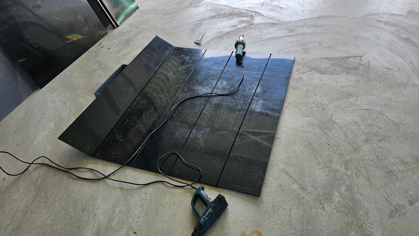 Custom HDPE Tank – Built to Fit
We designed, fabricated, and installed this custom tapered water tank to fit neatly under a bed in a commercial fishing boat.
We come to you. Measure. Build. Install.
Fast, professional, and made to suit your space.
.
.
.
.
#customfabrication
#Polyethylene
#plasticwelding #boat #fishing #fabrication #engineering #watertank