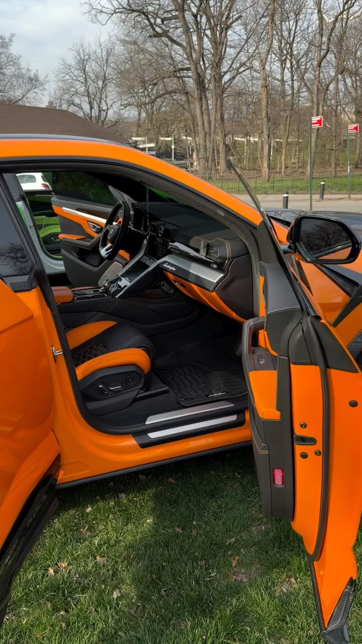 LET US UPGRADE YOUR INTERIOR TODAY !!!!!! Tired of your plain interiors let us bring it too life 🧡💚 @autosportsupholstery #lamborghini #urus #upholstery #newyork #ppf
