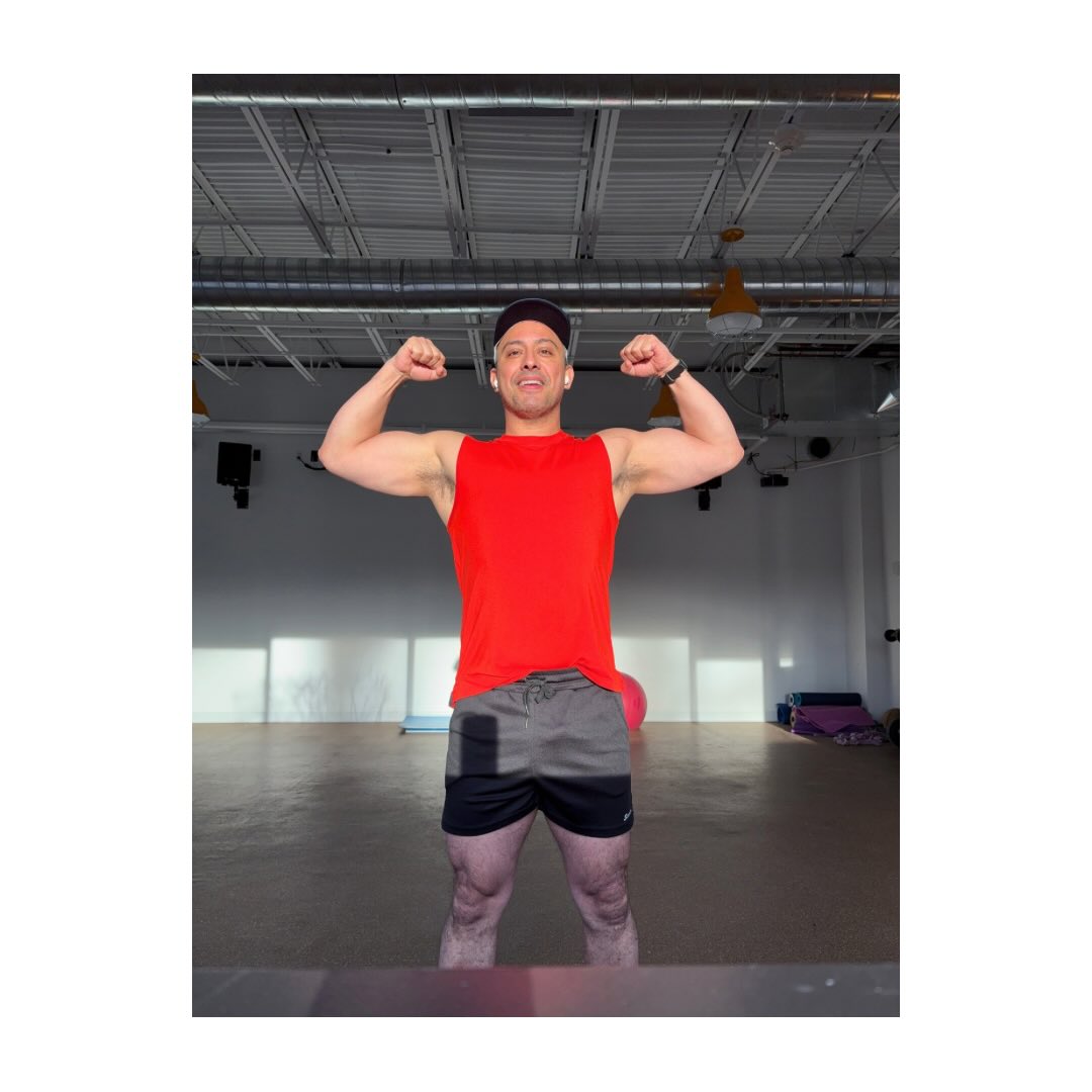 Go like and comment my posts and I’ll post more workout pics!! #artlife #gym #fitness #contemporaryart