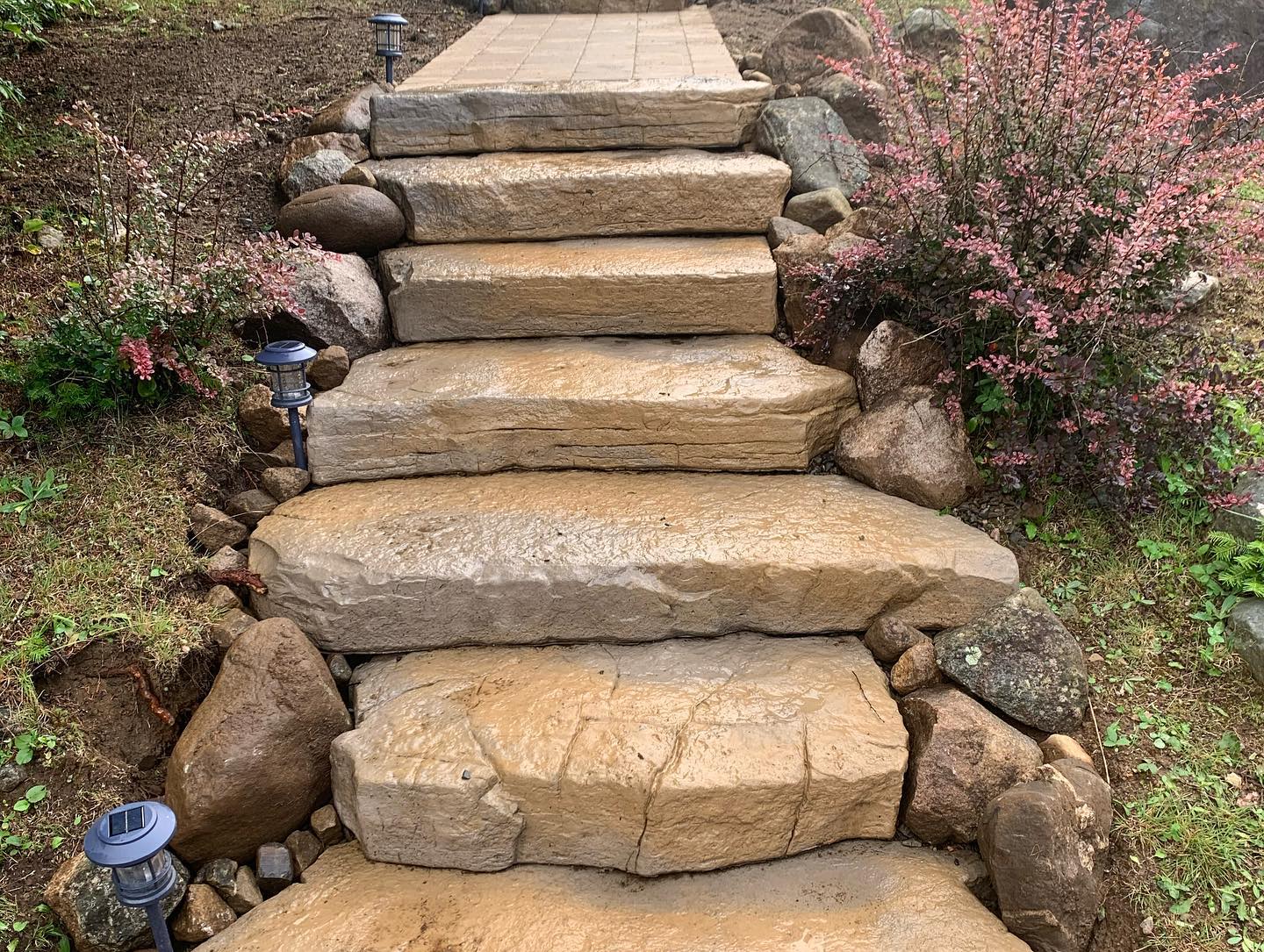 Installed these irregular steps and roman paver walkways at a camp last week. It’s great to have products that fit into the natural landscape we work around. @barkmanconcrete @lockstoneyardandpatio