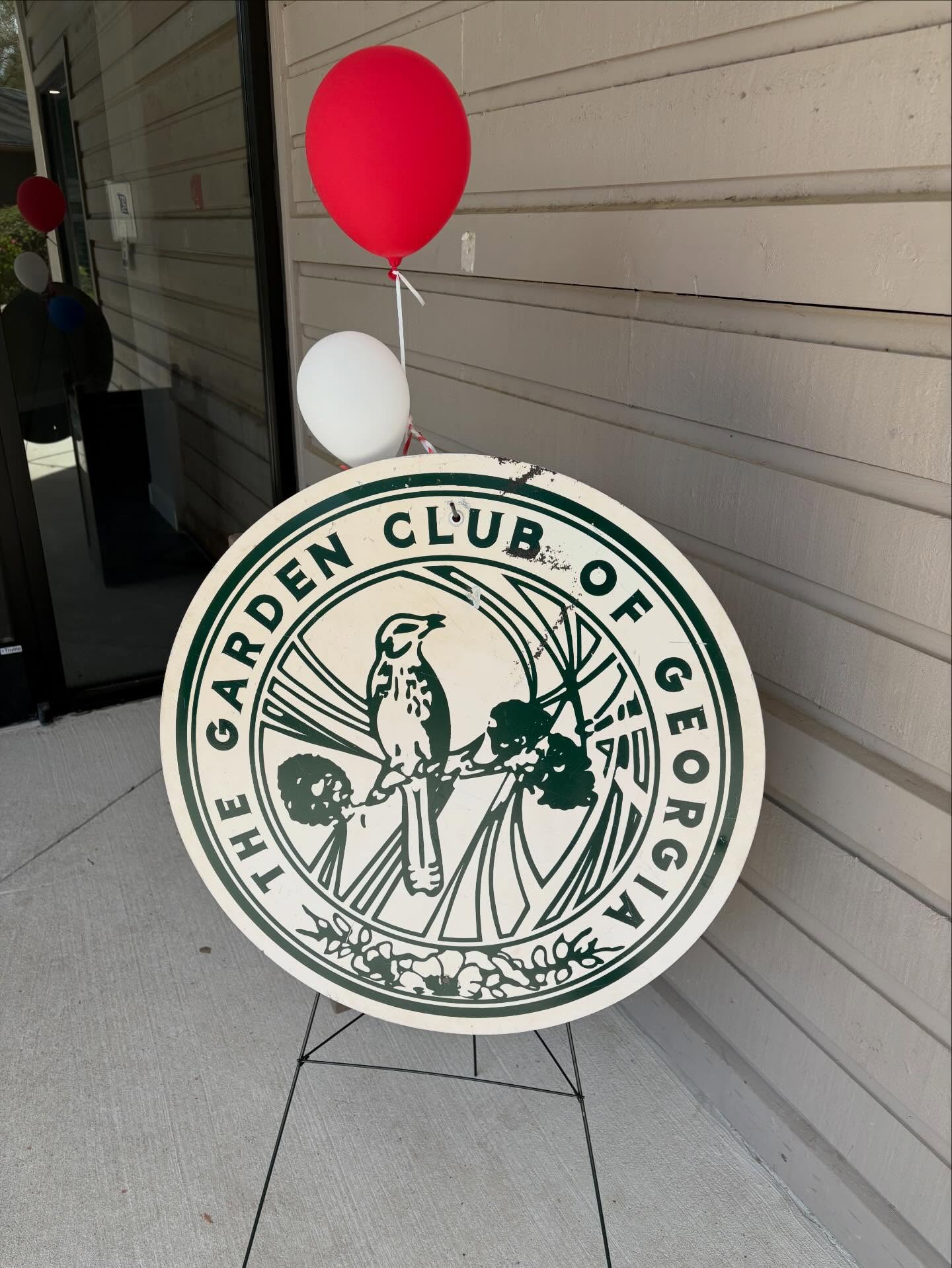 Thank you @gardenclubofgeorgia for having me at your 98th Annual Convention in Peachtree City. It was great to see again and newly meet so many passionate gardeners who are working so hard to recreate nature and educate about the importance of plants and pollinators. It greatly enjoyed talking about creating gardens that provide medicine for wildlife and our pets. With @princetonupress #doctorsbynature