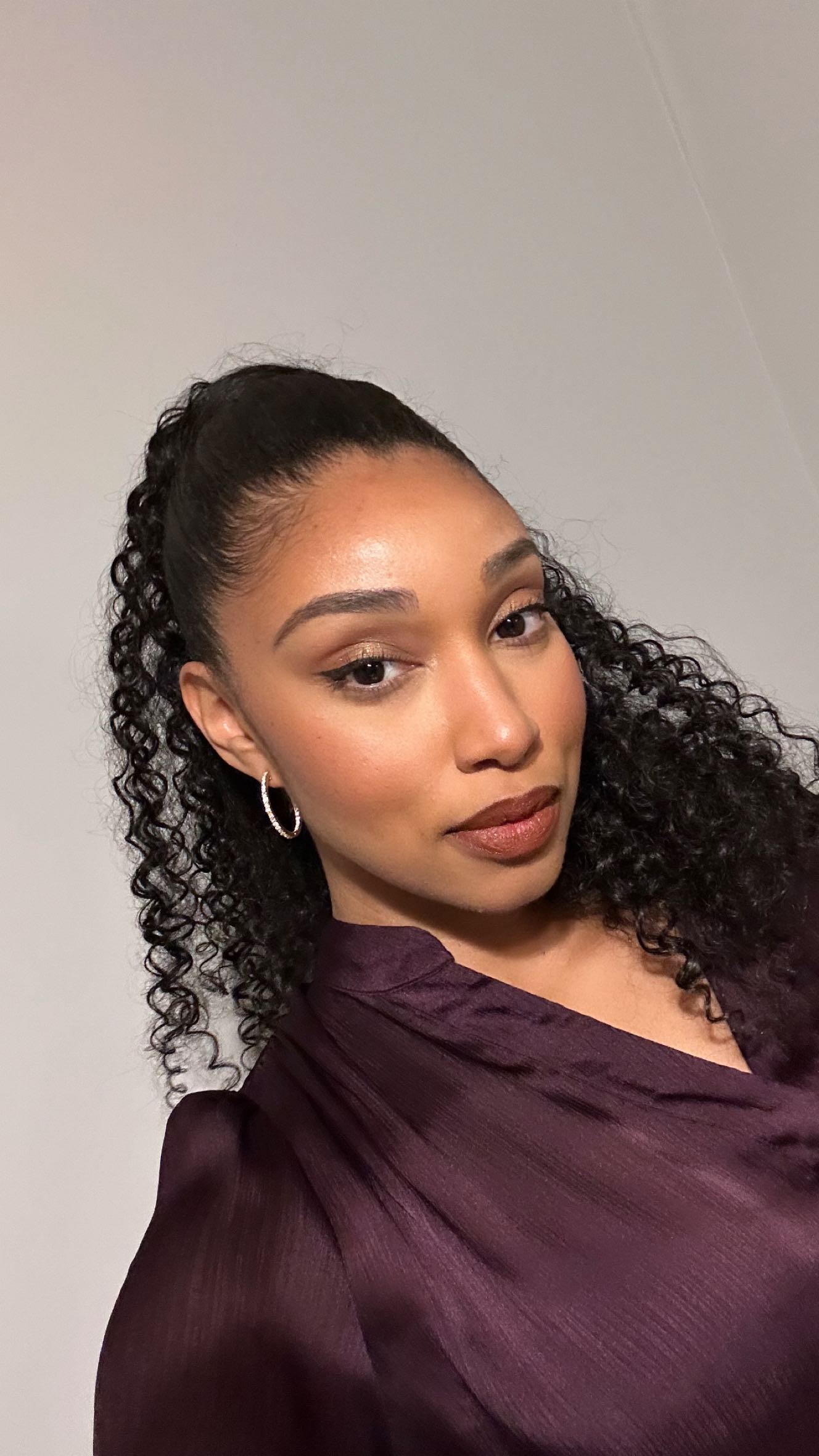 “Home” live at Prima DC for @passdaaux 🖤🎶 Grateful to God for the home He has prepared for me. My next live performance is this Friday 3.27 in Union District @sofardc . Get those tickets while you can! Link in my bio. See you there! 🥰
#home #livemusicindc #targetaudience #songwriters #dmvartists