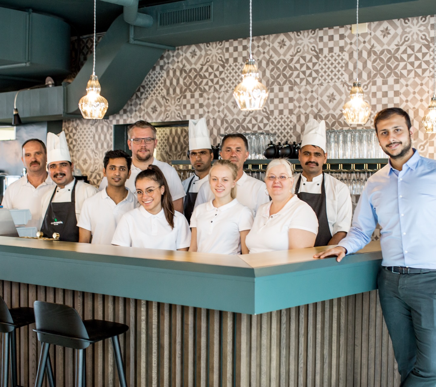 Real talk: the secret behind every great plate at Urban Spice is the team that makes it happen 🙌⚡ From our chef’s obsession with authentic spice blends to our front-of-house crew who know your order before you sit down — this is a team that genuinely cares. Come in and feel the difference. Follow our family. 🧡