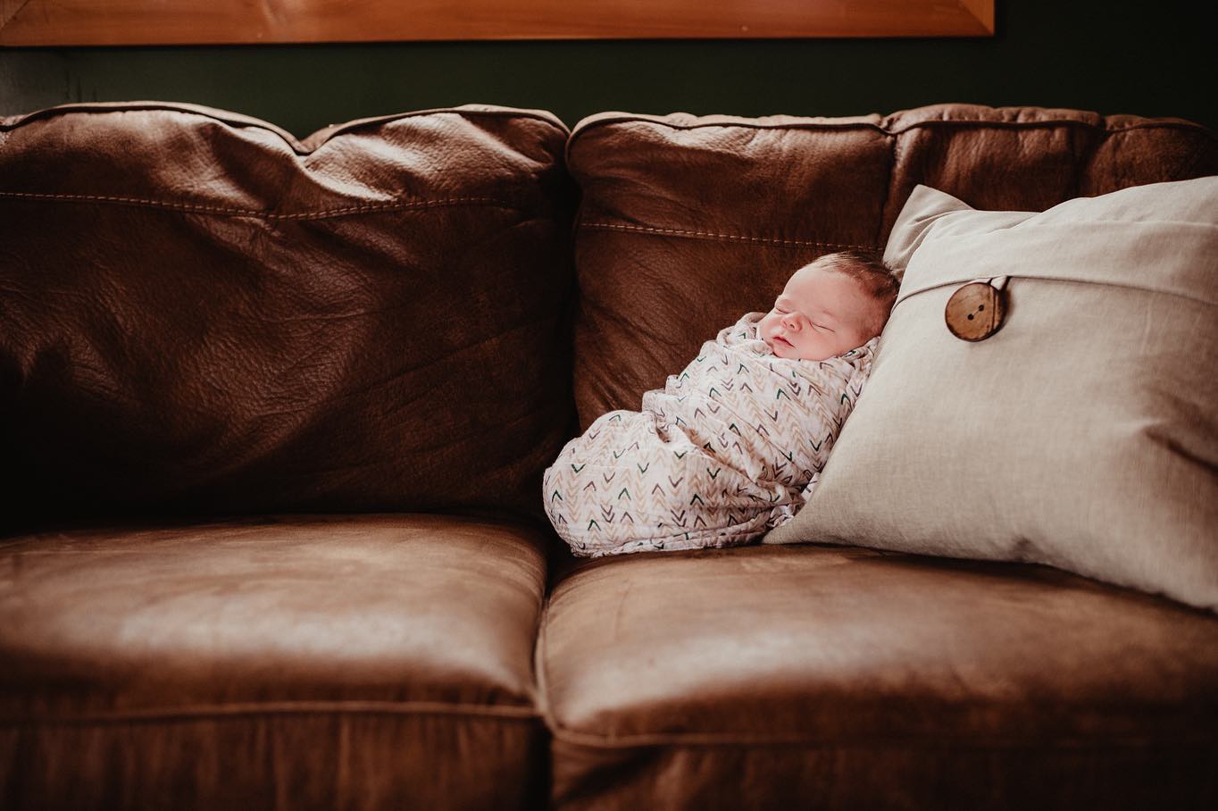 Precious little babe #rochesternyphotographer #rochesternyfamilyphotographer #lifestylephotography #newbornsession #inhomesession #love