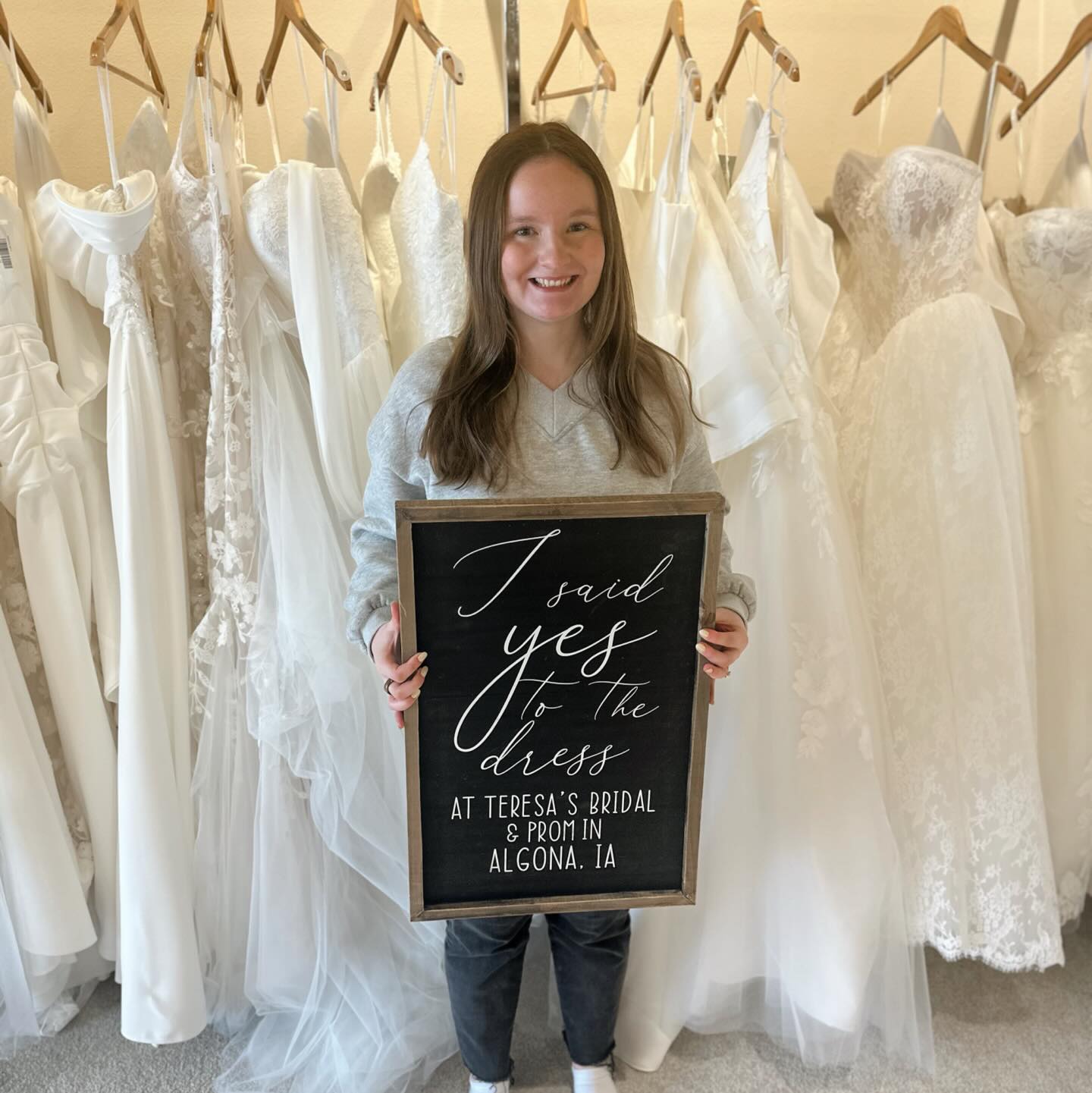 Kayleigh said YES to the dress! 🤍🫶🏼✨ After getting a good idea of what silhouette, appliqué, and design she was liking, we pulled THE ONE that had everything she dreamed of! Such a fun group of gals! Thank you SO much for shopping with us!!🤍