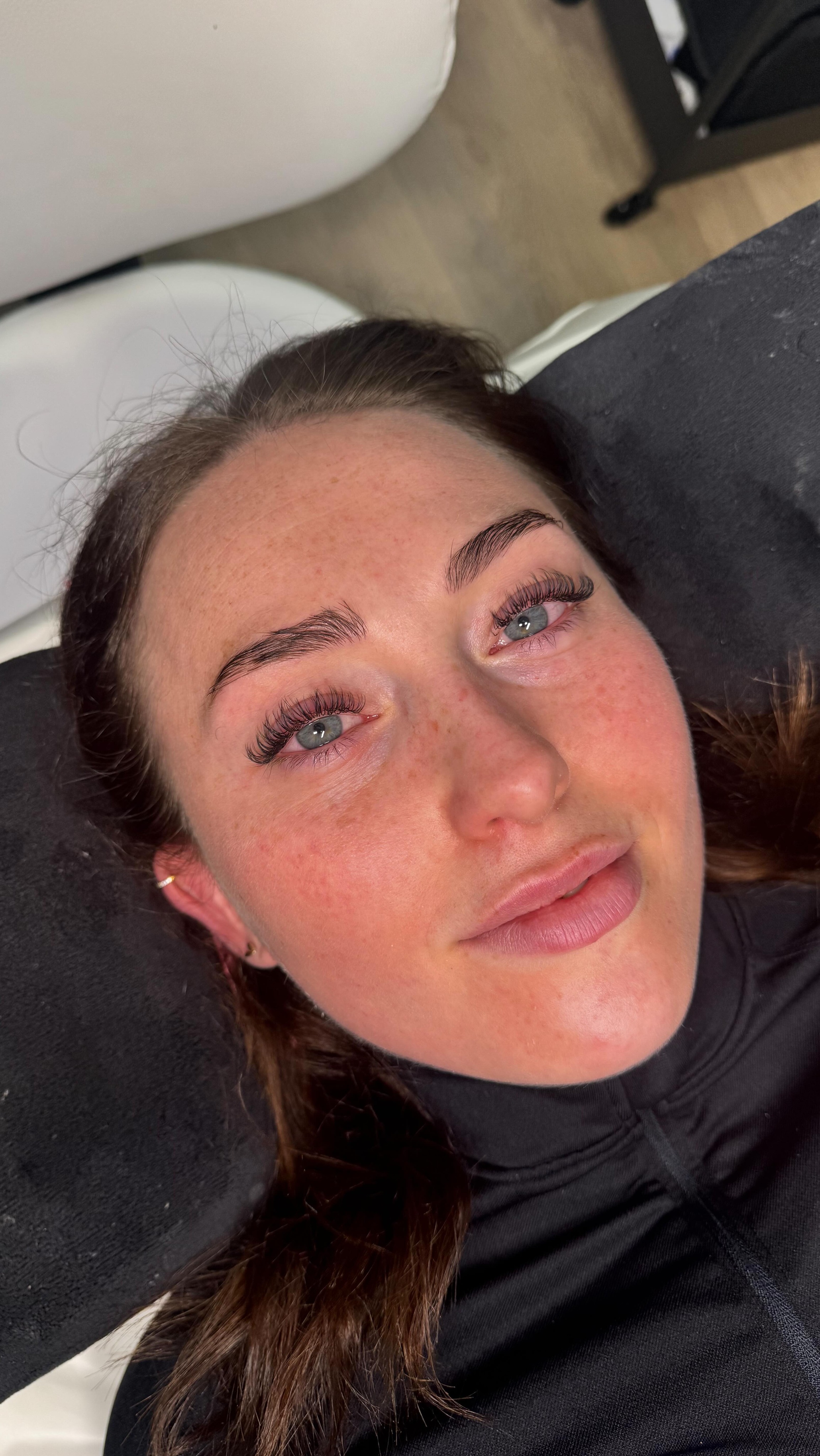 When your client says “you choose” 💫✨
Using @thelashofficeuk products- 0.05 D curl 8-11mm normal fanning trays🎀
I love it when clients say “you choose” as I definitely know what’s best for you…😉 We opted for a subtle open eye lash map in the style ‘Angel Lashes’- also an added couple wisps to make them really ✨pop✨
📈With the right education and training YOU too can be confident in picking which lash map is suitable for each client.
Train with @thelashofficemcr now. DM the word TRAINING for more information 📚📘
#manchesterlashtraining #lasheducation #manchesterbeauty #boltontraining #lashextensions