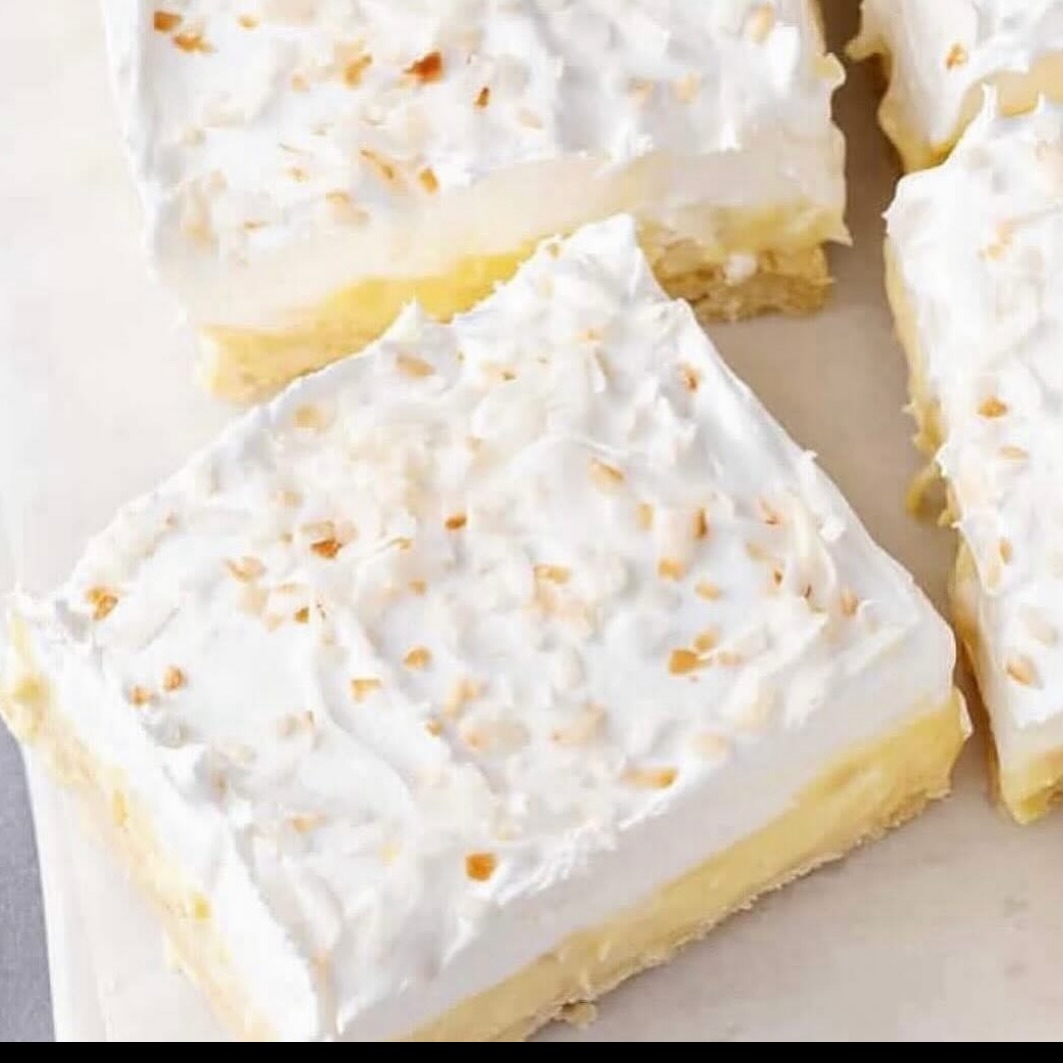 LAST CHANCE to grab our delicious COCONUT 🥥 CRÈME PIE 🥧 BARS!! 😍
They’ve quickly become one of our absolute favorites here at the bakery—and for good reason!
Don’t miss out! Be sure to swing by and see us on your lunch break today and check out all the delicious goodies we have in store 💛
Once they’re gone… they’re GONE 👀