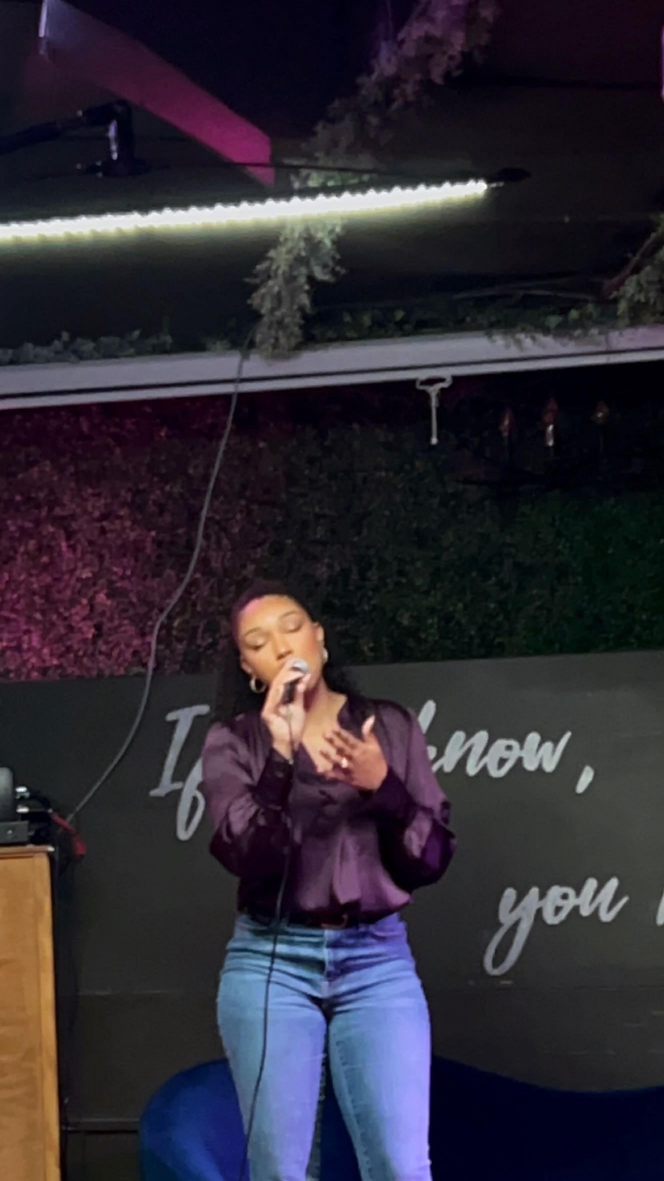 “Eternity” Live @itsprimadc for @passdaaux. You can listen to “Eternity” on all streaming platforms 💕
Next live performance is on Friday, March 27 with @sofardc @sofarsounds (Ticket link in bio)
#eternity #livemusicdc #songersongwriters #dcsingers #targetaudience