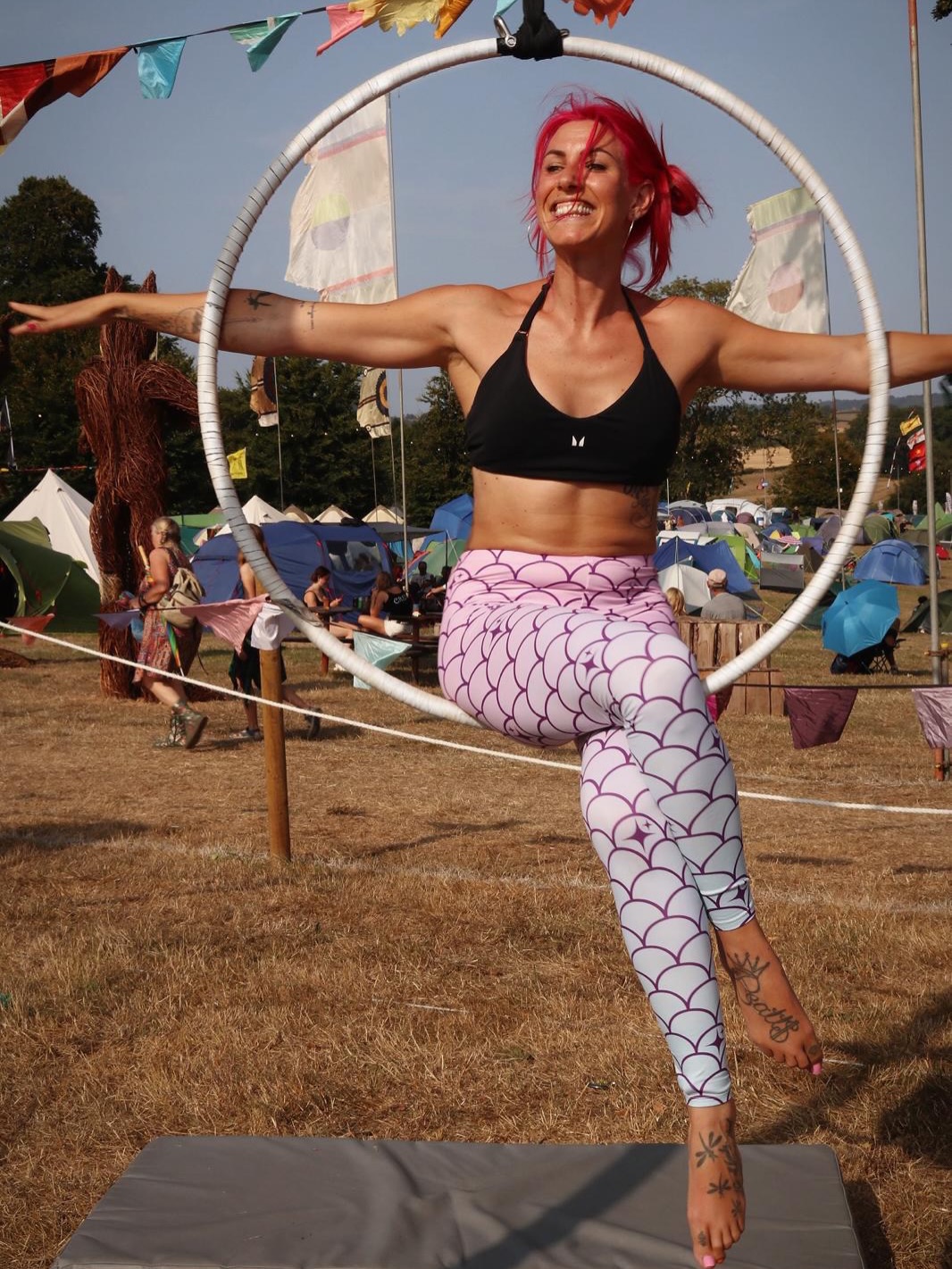 FESTIVAL SEASON 2026
🎉 The preparations have started…
Catch us at:
@greengathering_
@beautifuldaysfestival / @kangawellbeing
Multiple circus rigs
Workshop opportunities with fully qualified Onyx instructors
Performances
Circus activities
Want to hire us for your event? Send us an email to onyxfitnessuk@gmail.com
Onyx love 🖤
Photos by @bellaxwilsonn
#festivals #ukfestivals #dance #circus #aerial