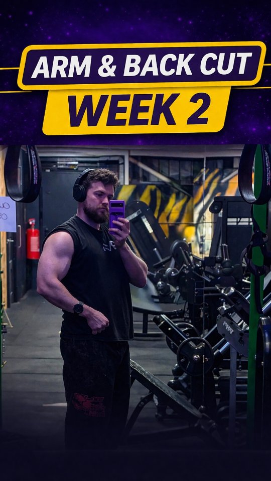 Been a bit quiet as of late with new things on the horizon and being on holidays I've had a lot on
2nd week on the cut
Some snips from the workout did miss a few snips and off screened myself way too many times to count - there's no rear delt fly, tricep extensions or forearms curls here which I definitely did. Unless the Alzheimer's is kicking in with my old age
Arms and back (2 sets of most stuff)
------------------
Lat pulldown
Upper row
Low row
Overhead tricep extensions
Machine dip
Rear cable fly
Concentration curls
Cable curls
Dumbbell wrist curls
Reverse dumbbell curls
Definitely the highest volume day for upper movements to get more arm work in the mix 🙏