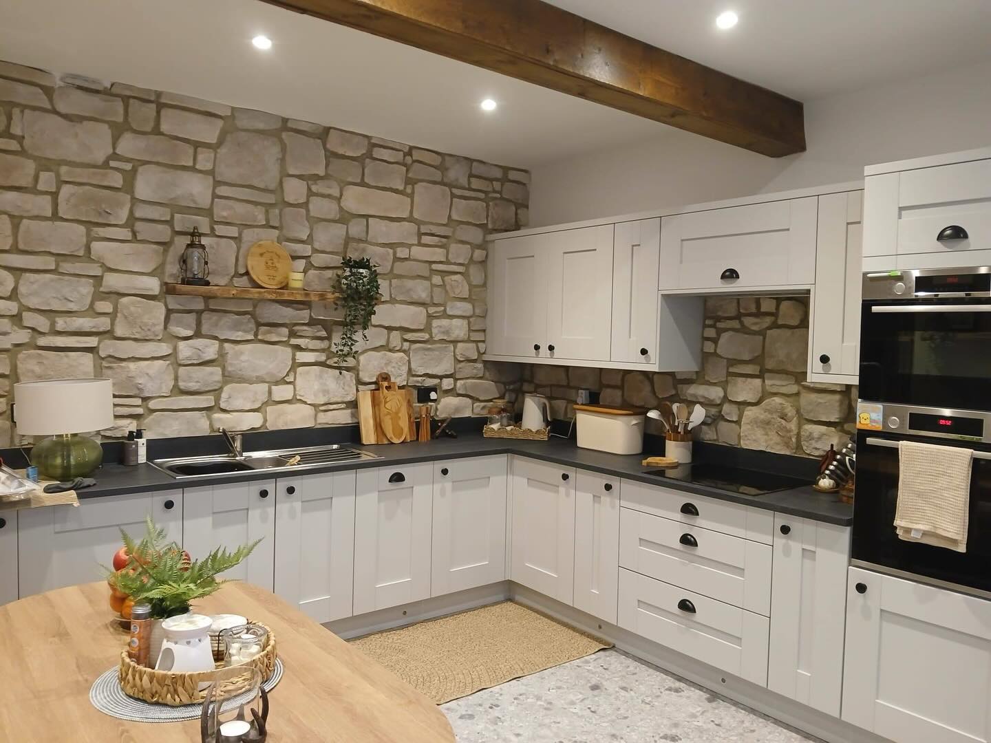 ZClad Dover White Stone Veneers
High Quality Stone Veneers
Our Dover White Stone Veneers offer clean, crisp white tones that work beautifully on chimneys, façades, garden walls, and interior features.
📍 Want to use Dover White Stone Veneers on your next project?
🌐 www.zclad.co.uk
📞 01869 220 050
#stoneveneer #homerenovationideas #kitchenrenovation #compositestone #kitchensofinstagram