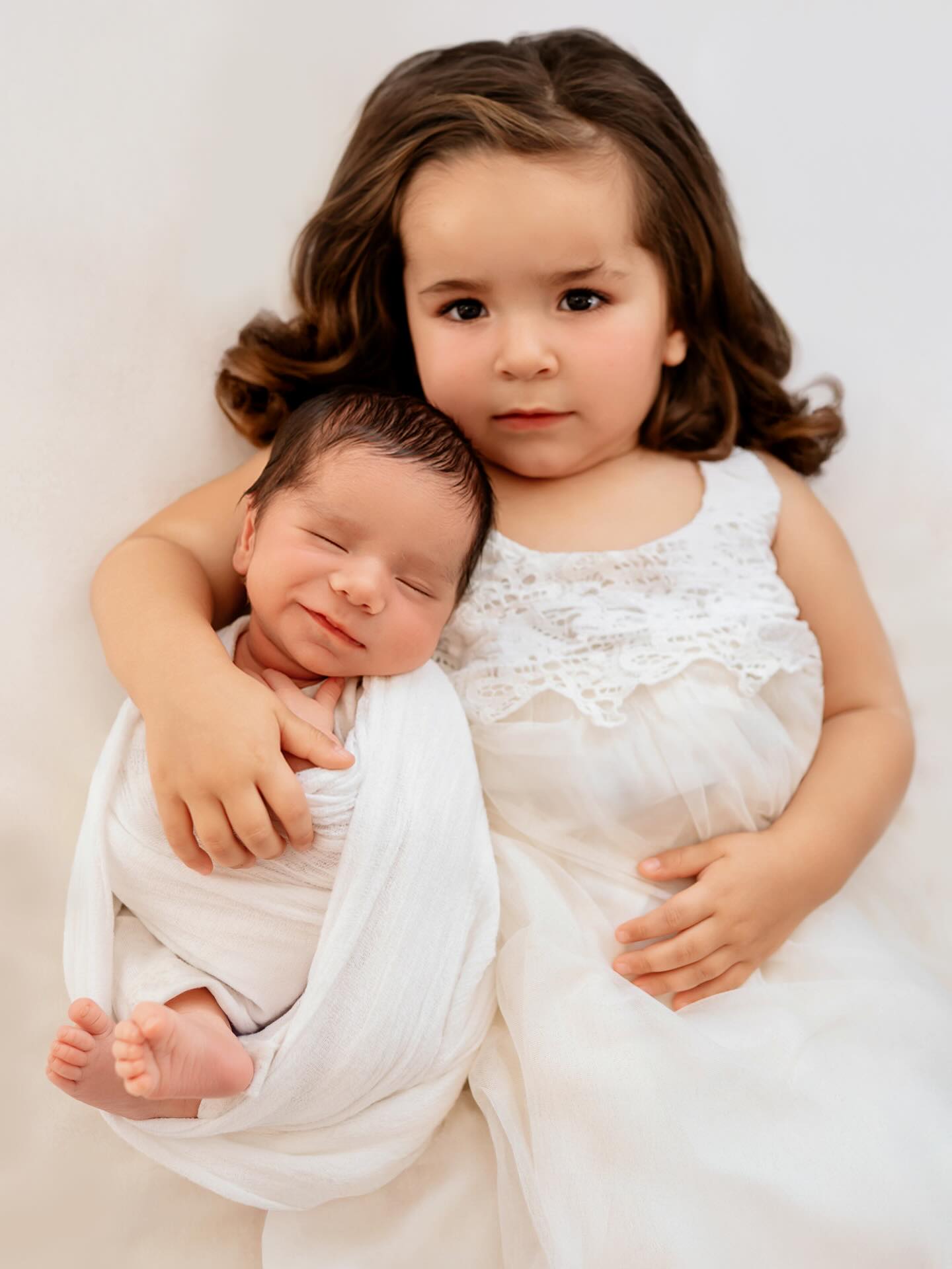 Tiny hands, big love 🤍
Baby and little sister — already the sweetest team.
Watching this bond grow is pure magic ✨
From gentle cuddles to curious little glances… this is just the beginning of a lifelong friendship.
.
.#zurich #zurichphotographer #swissphotographer #newbornphotography #familyphotographer
.
.
.
Newborn & Maternity and Family Photographer in Zürich area | Ksenia Photography
.
.
Neugeborenen-, Schwangerschafts- und Familienfotografin im Raum Zürich | Ksenia Photography