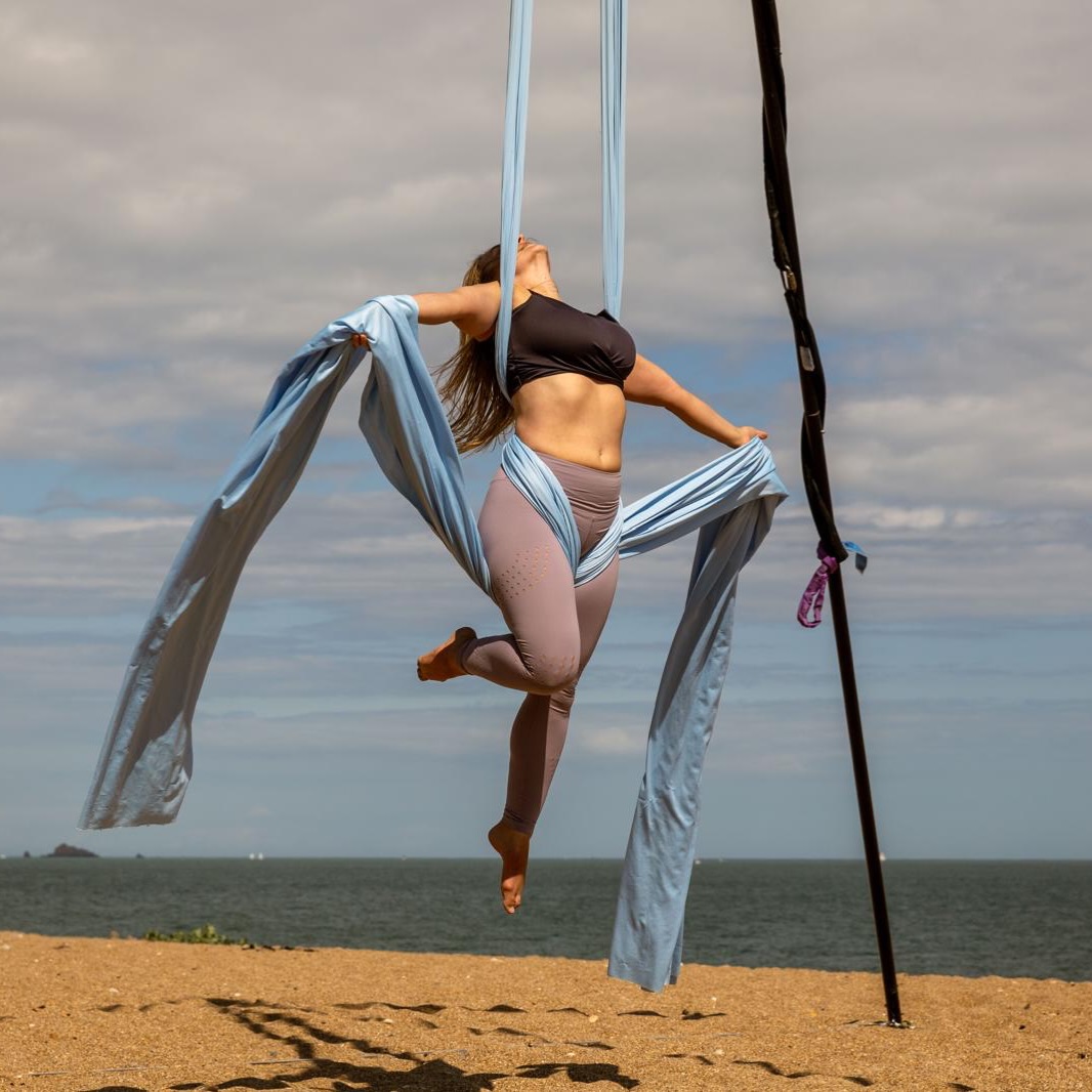 👌 AERIAL SILKS 👌
Fridays in Ashburton.
NEW BEGINNERS CLASS COMING SOON.
Join us as a new student and get 50% OFF your first class.
Just comment this emoji 🎪 in the comments section below and We will DM your gift voucher code!
See you in class soon,
Onyx 🖤
#voucher #aerial #silks #aerialschool #circus
