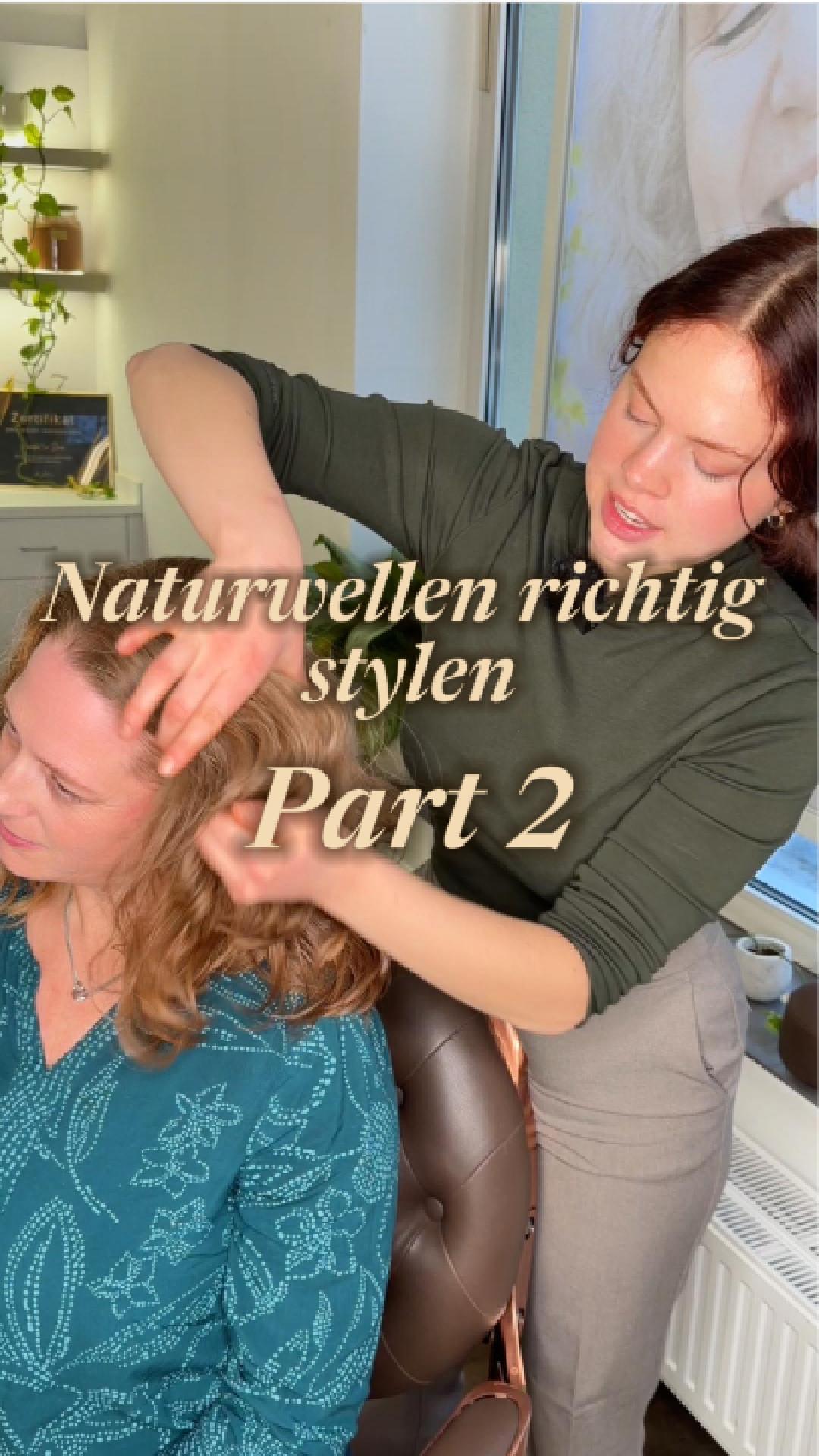 Part 2 | ✨ Unsere Aktion läuft nur noch bis 4. April ✨
Mit unserer Pflanzen-Haarveredelung kannst du:
🌱 deine natürliche Haarfarbe intensivieren, sodass sie frischer und lebendiger wirkt.
🌱 eine natürliche, dezente Grauhaarabdeckung erzielen – einzelne graue Haare nehmen dabei einen helleren Braun- bis Blondton an und es entsteht ein sanfter, natürlicher Strähncheneffekt.
🌱 eine 100%ige Grauhaarabdeckung erreichen, wenn du dich im Dunkelbraun- bis Schwarzbereich befindest oder dorthin möchtest.
🌱 dein Haar vor äußeren Einflüssen wie Sonne, Chlor und Salzwasser schützen.
🌱 Haare und Kopfhaut pflegen.
Die Pflanzen-Haarveredelung ist mindestens 2 Jahre haltbar – ein Vorrat lohnt sich also auf jeden Fall. 😃🙌🏻
Die Aktion gilt bis 04.04.2026. Der Premiumkunden-Rabatt ist kombinierbar. Nur solange der Vorrat reicht. ✨
Alle Infos findest du auf lockenelite.at 🥰
#pflanzenhaarfarbe #aktion #rabatt #lockenelite #natural #vegan