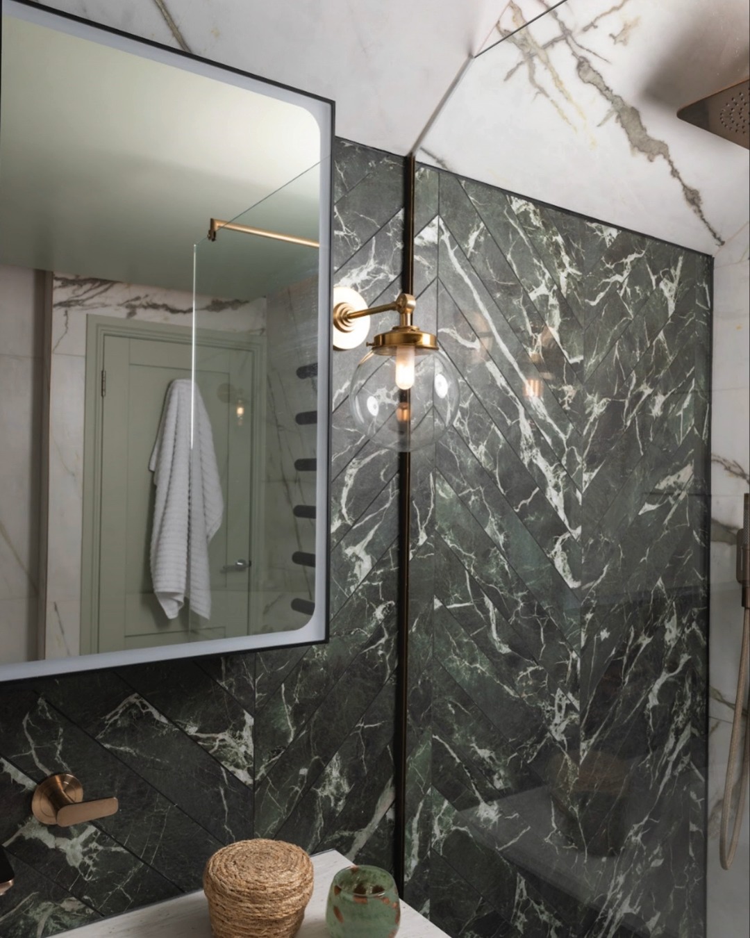 Bathroom envy right here!
Teamwork is the secret ingredient to a bathroom that looks like a spa but works like a machine. Collaborating with Concept Installations means no detail is lost in translation.
#collab #bestinthebusiness #hampshire #bathroom #ensuite #spaday