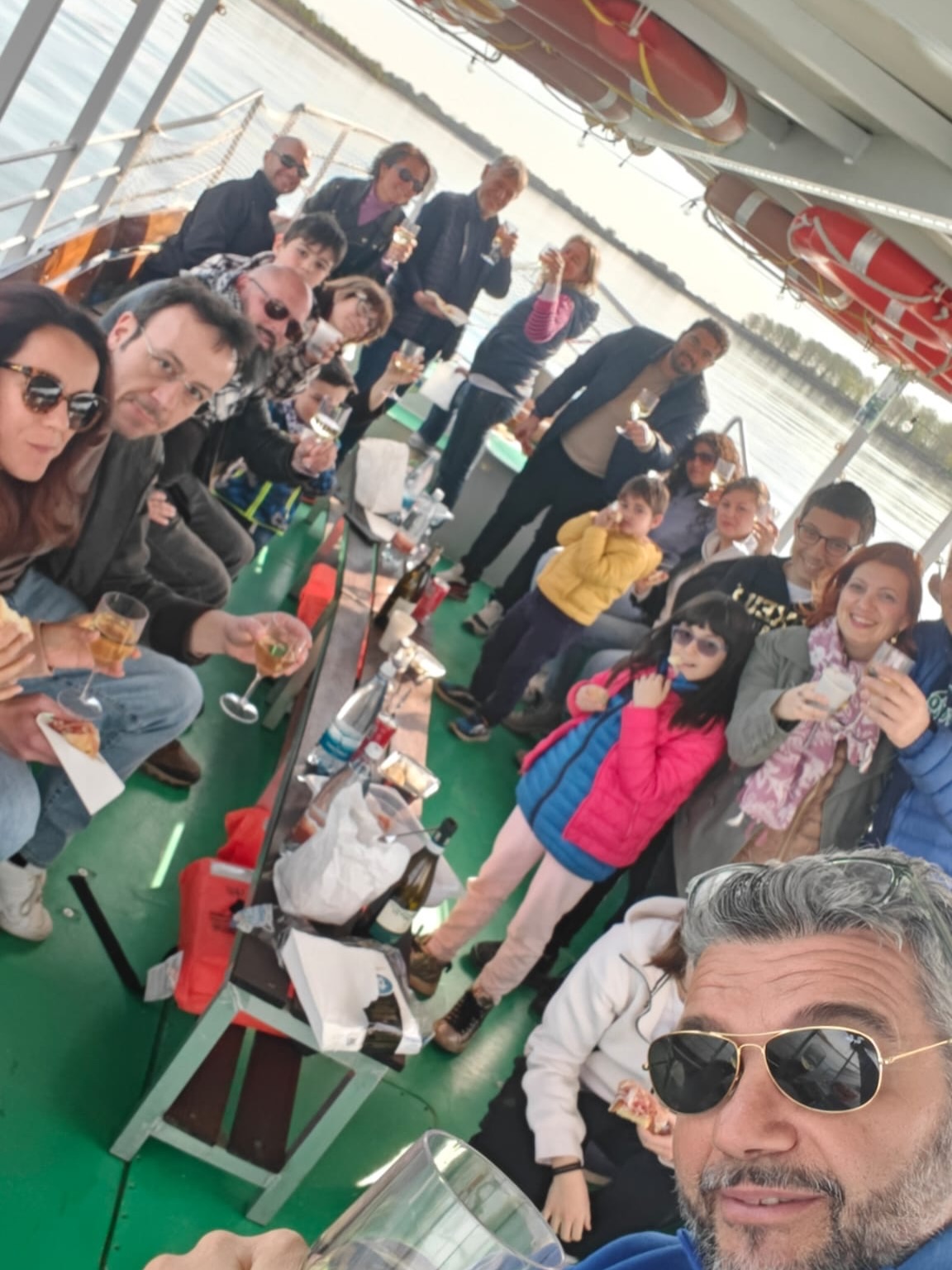 Brindiamo alla primavera, ormai alle porte, navigando sul Po. Solo belle vibrazioni a bordo della #LeDueRive ⛴️🥂🏞️
🔔Attività le notifiche per non perderti le prossime avventure!
𝘄𝘄𝘄.𝗻𝗮𝘃𝗶𝗴𝗮𝗿𝗲𝗳𝗶𝘂𝗺𝗲𝗽𝗼.𝗶𝘁
#GitaInBarca #FiumePo #AvventuraSulPo #DomenicaSulFiume