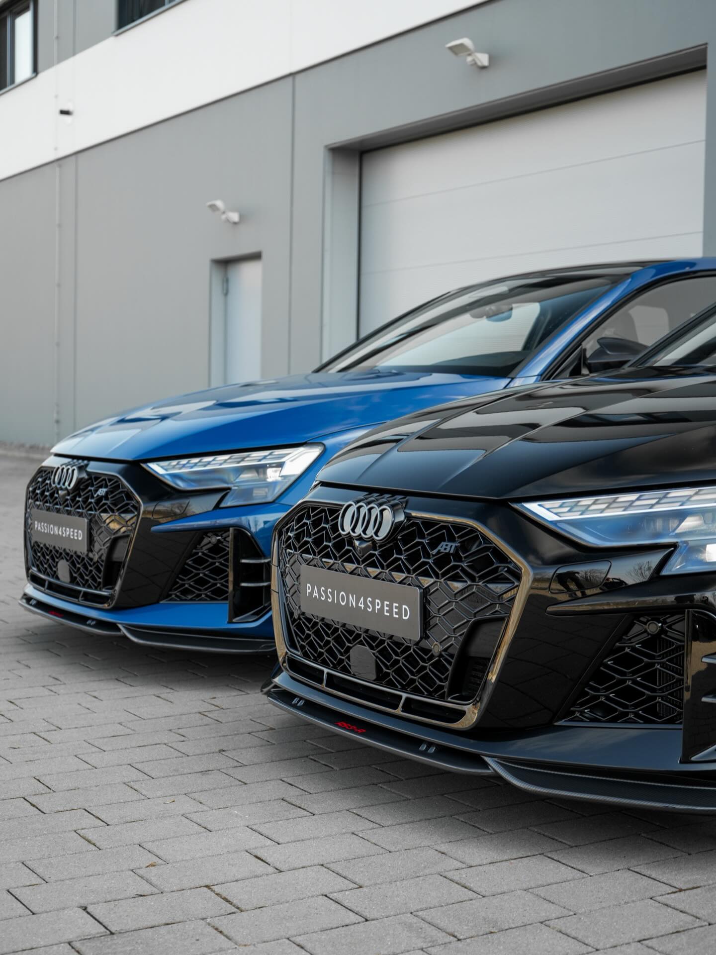 What‘s your choice?
Mythosschwarz vs. Ascariblau
#audi #rs3 #abtsportsline #passion #speed