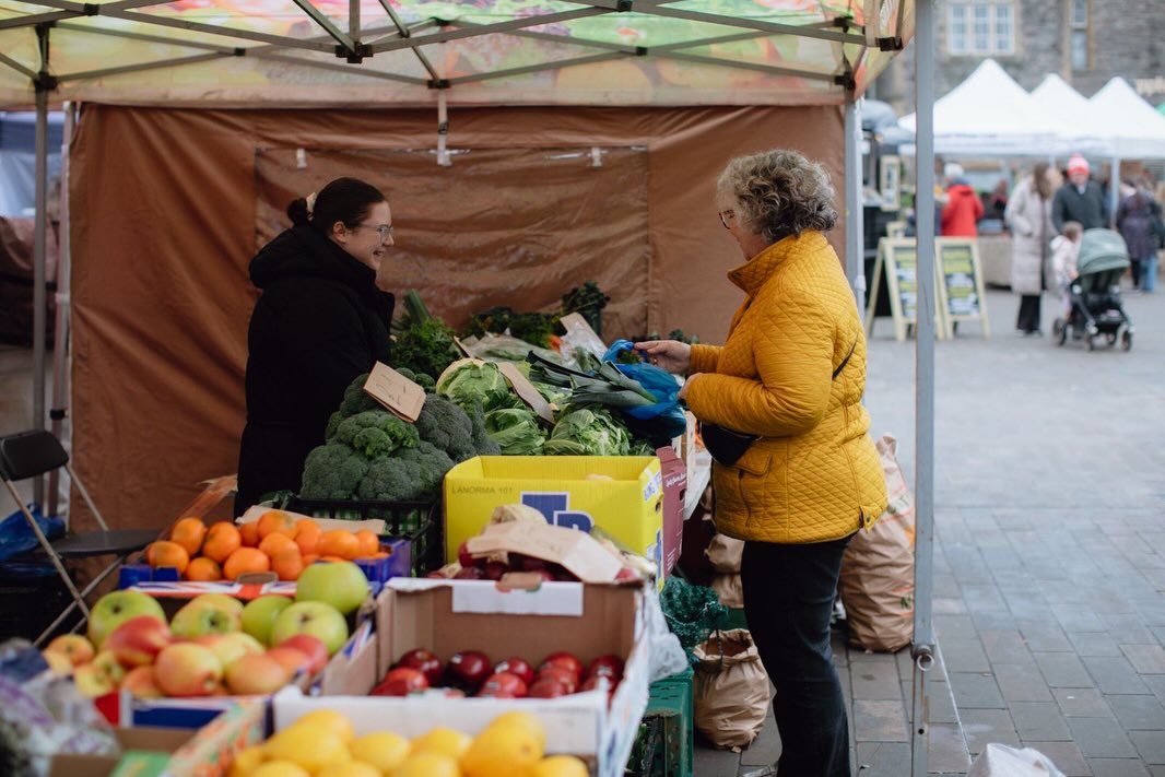 Join us this Saturday at the Taunton Independent Market for a day full of great shopping, local arts and crafts, vibrant atmosphere, and fantastic live music! 🛍️✨
Browse a wide range of unique stalls, soak up the buzz of the market, and enjoy beats from The Roller DisGoat spinning all day long 🎶
PLUS Live performances:
🎤 11AM – 1PM: Seb Longhorn
🎤 1PM – 3PM: Stevie Nicole Brown
We open from 10am for some fabulous local shopping!
📍 Castle Green, Taunton
#foodgoodscommunity #taunton #somersetmarkets #tauntonmarket #inlovewithlocal s
